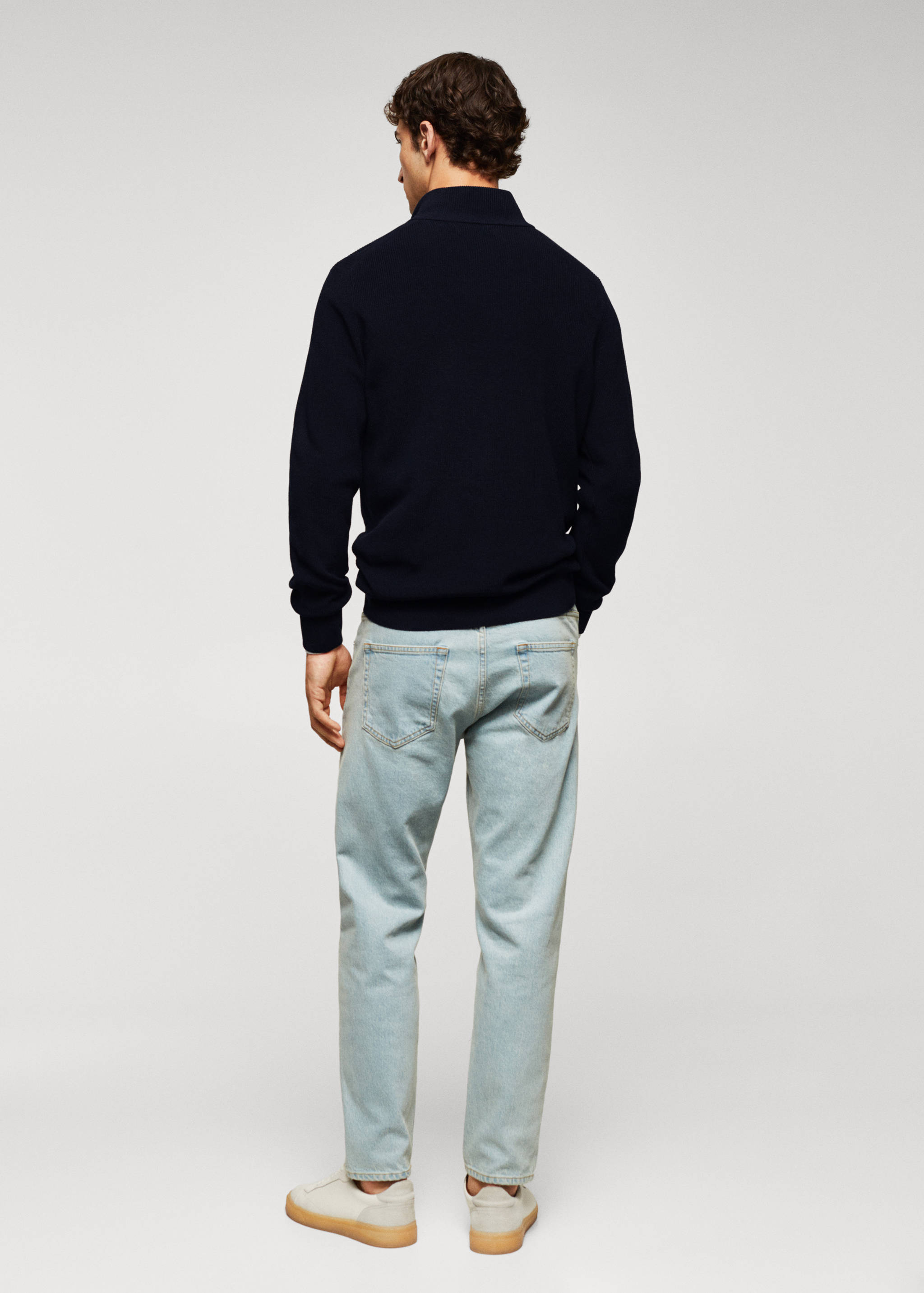 Джемпер с воротником-стойкой - Обратная сторона изделия