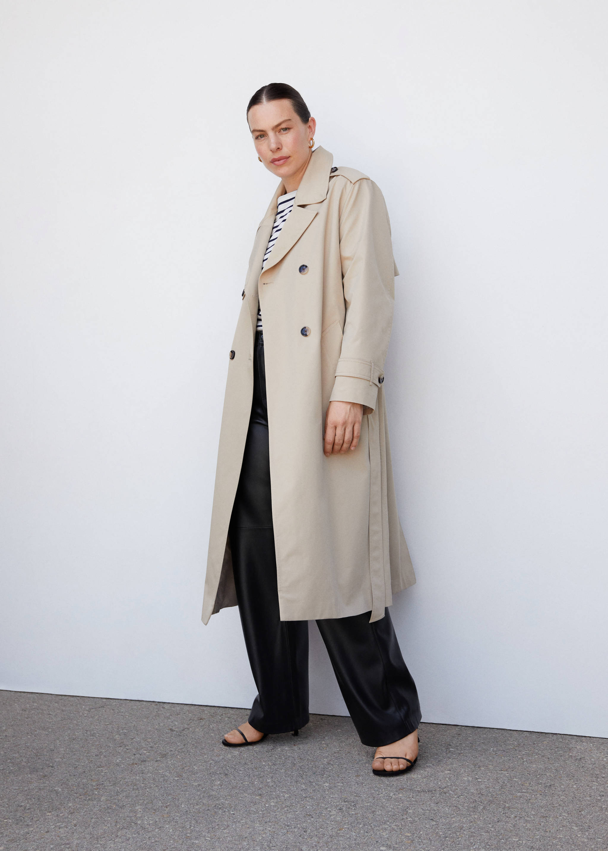 Mid-rise Faux-leather trousers - Details of the article 4