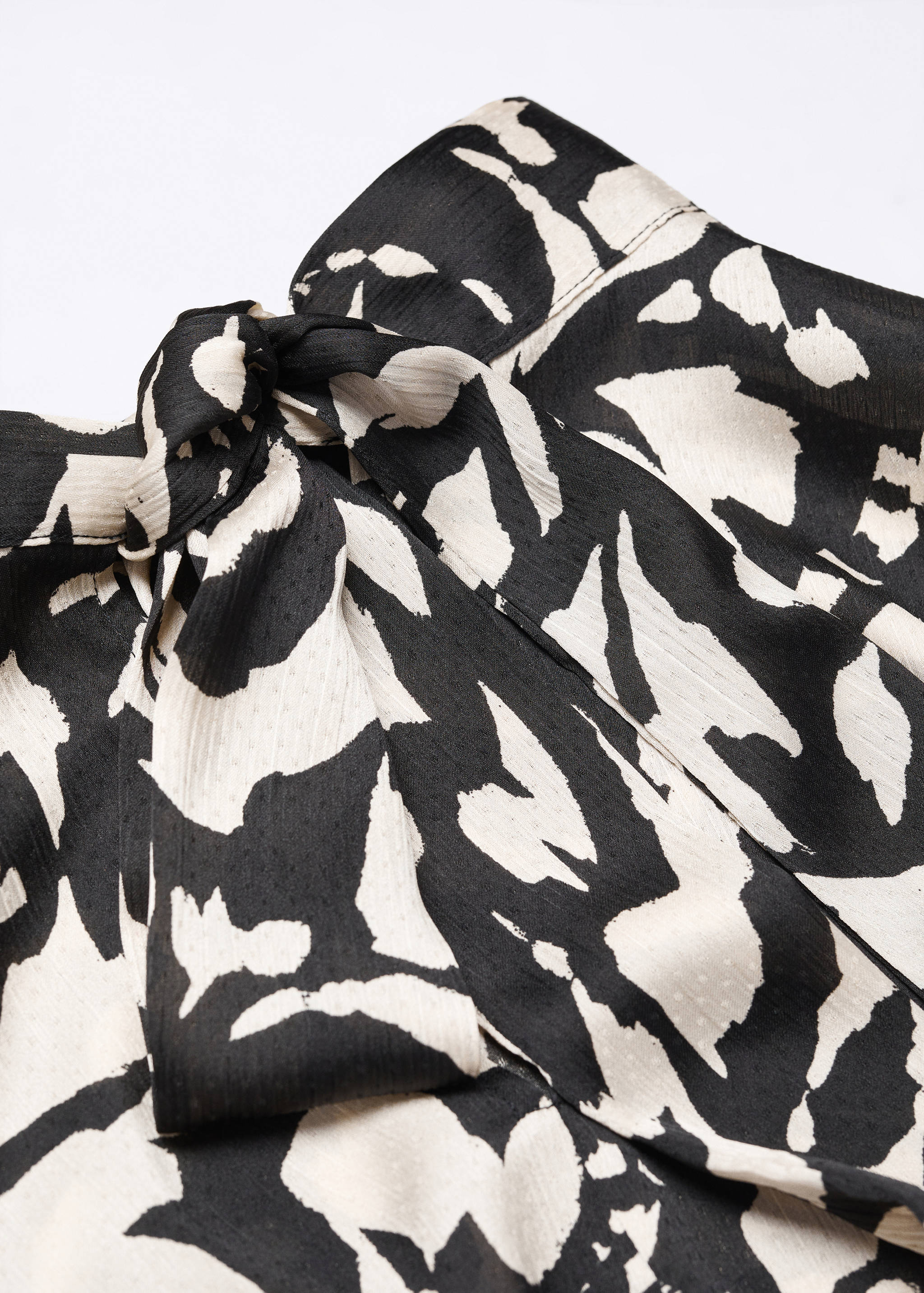 Blusa cuello alto lazo - Detalle del artículo 8