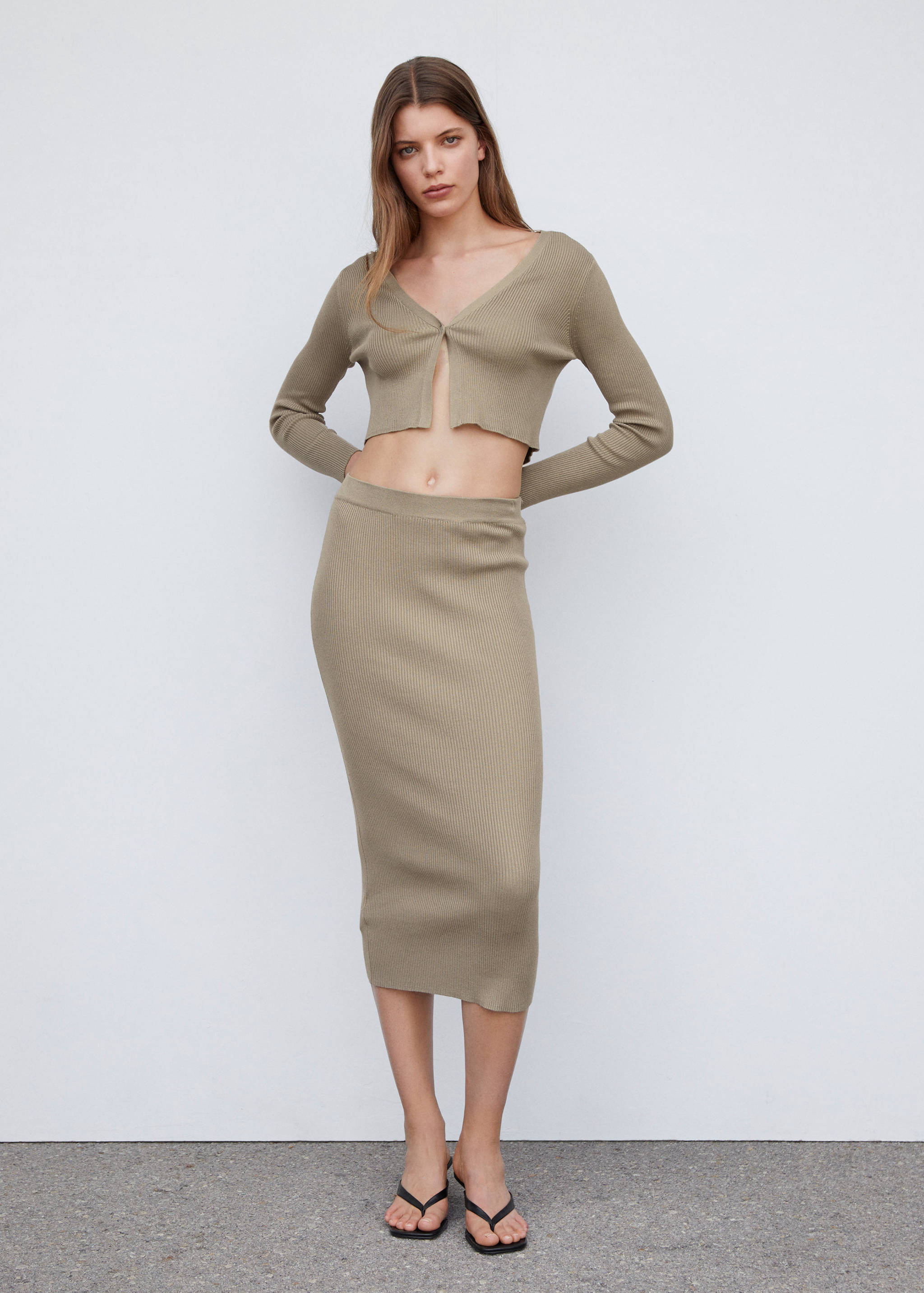 Cropped cardigan with buttons - General plane