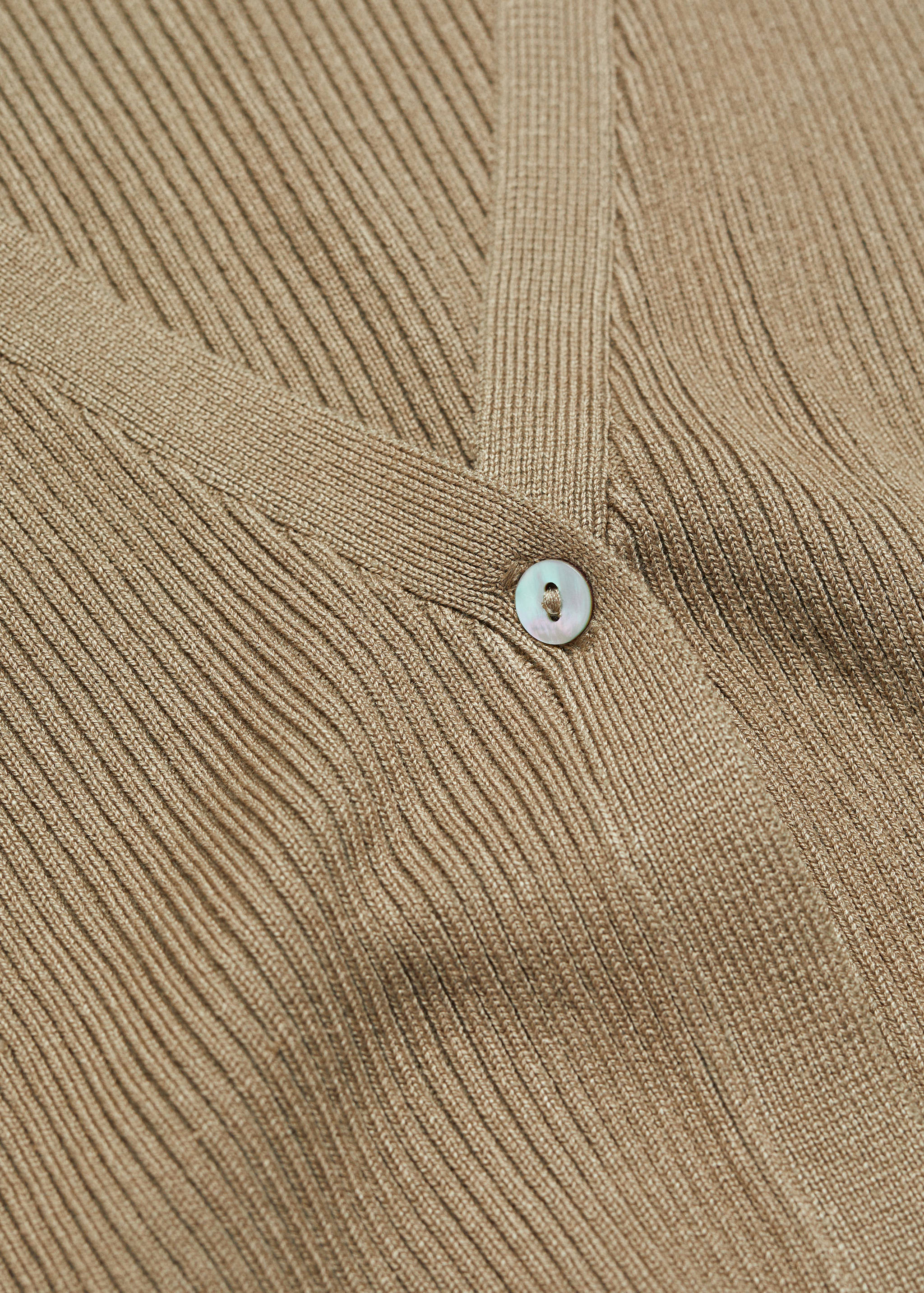Cropped cardigan with buttons - Details of the article 8