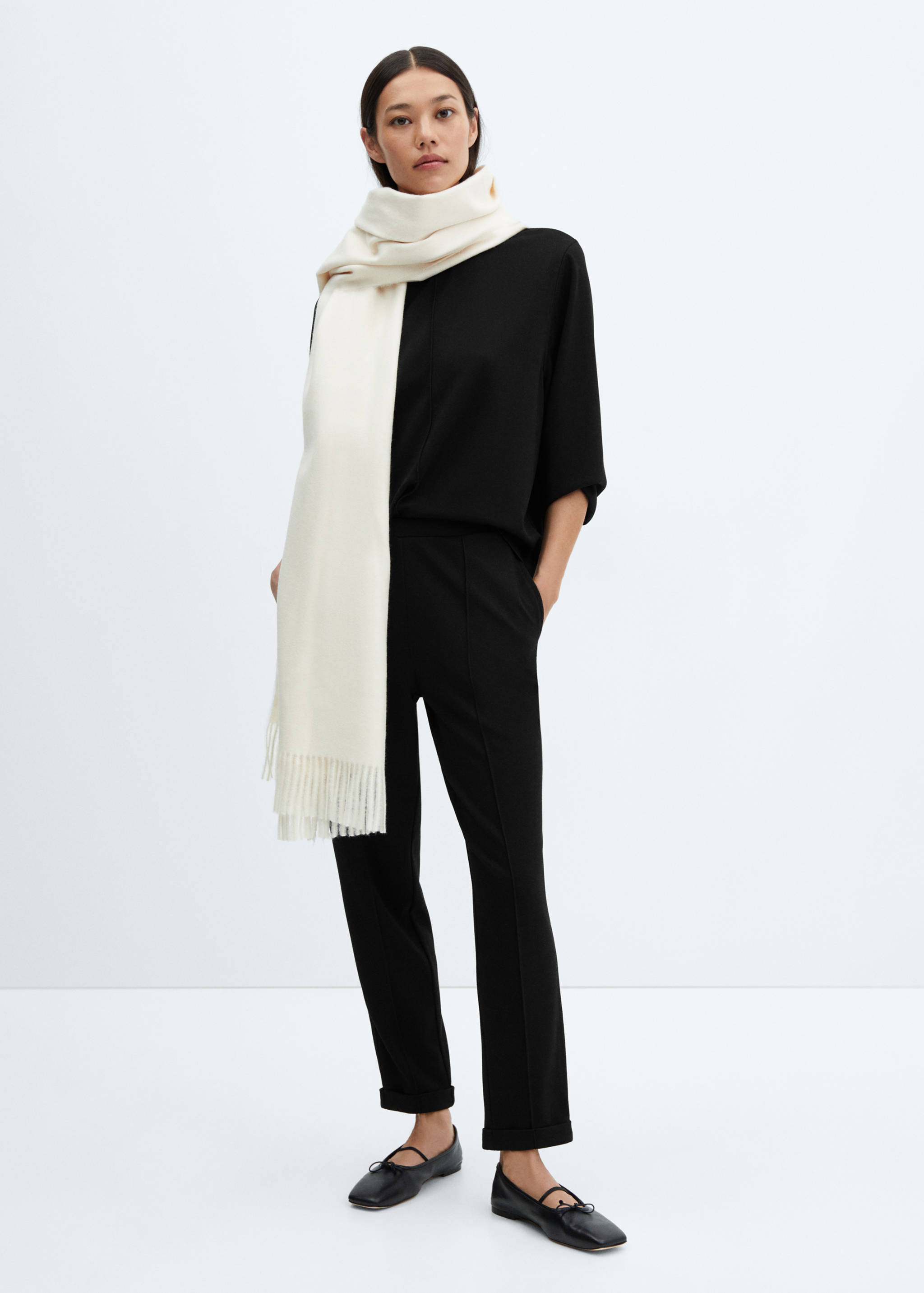 Fringed edge scarf - General plane