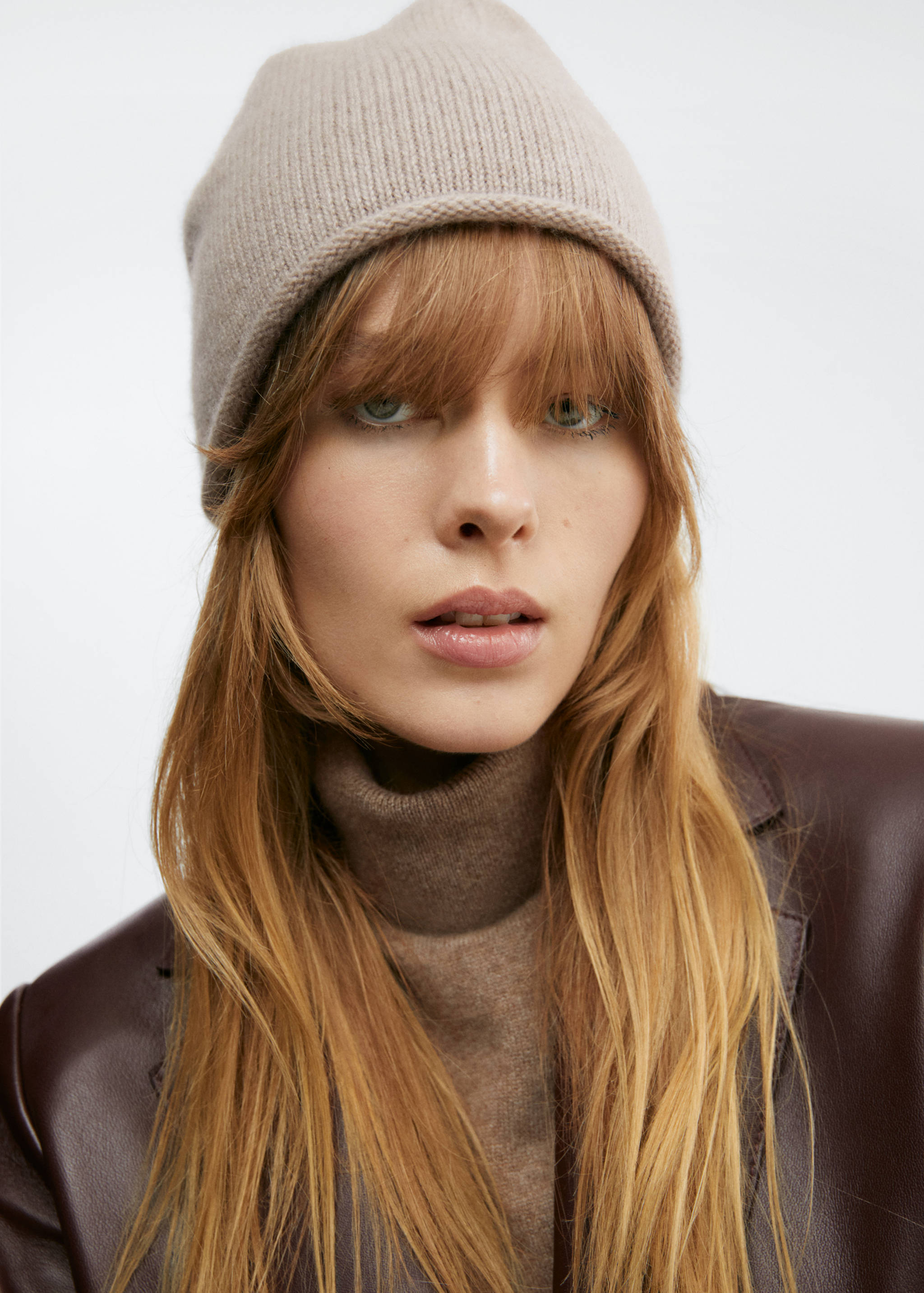 Cashmere knitted hat - General plane