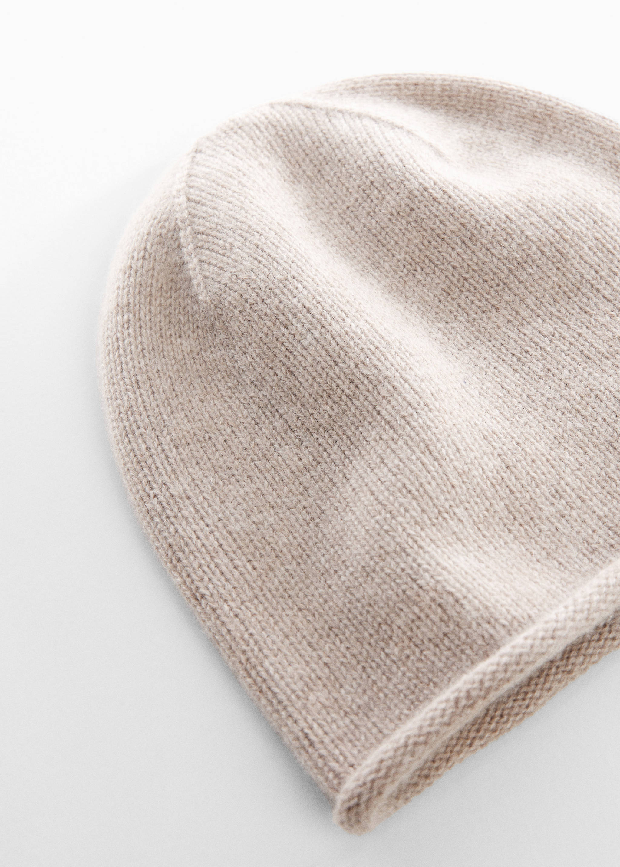 Cashmere knitted hat - Medium plane