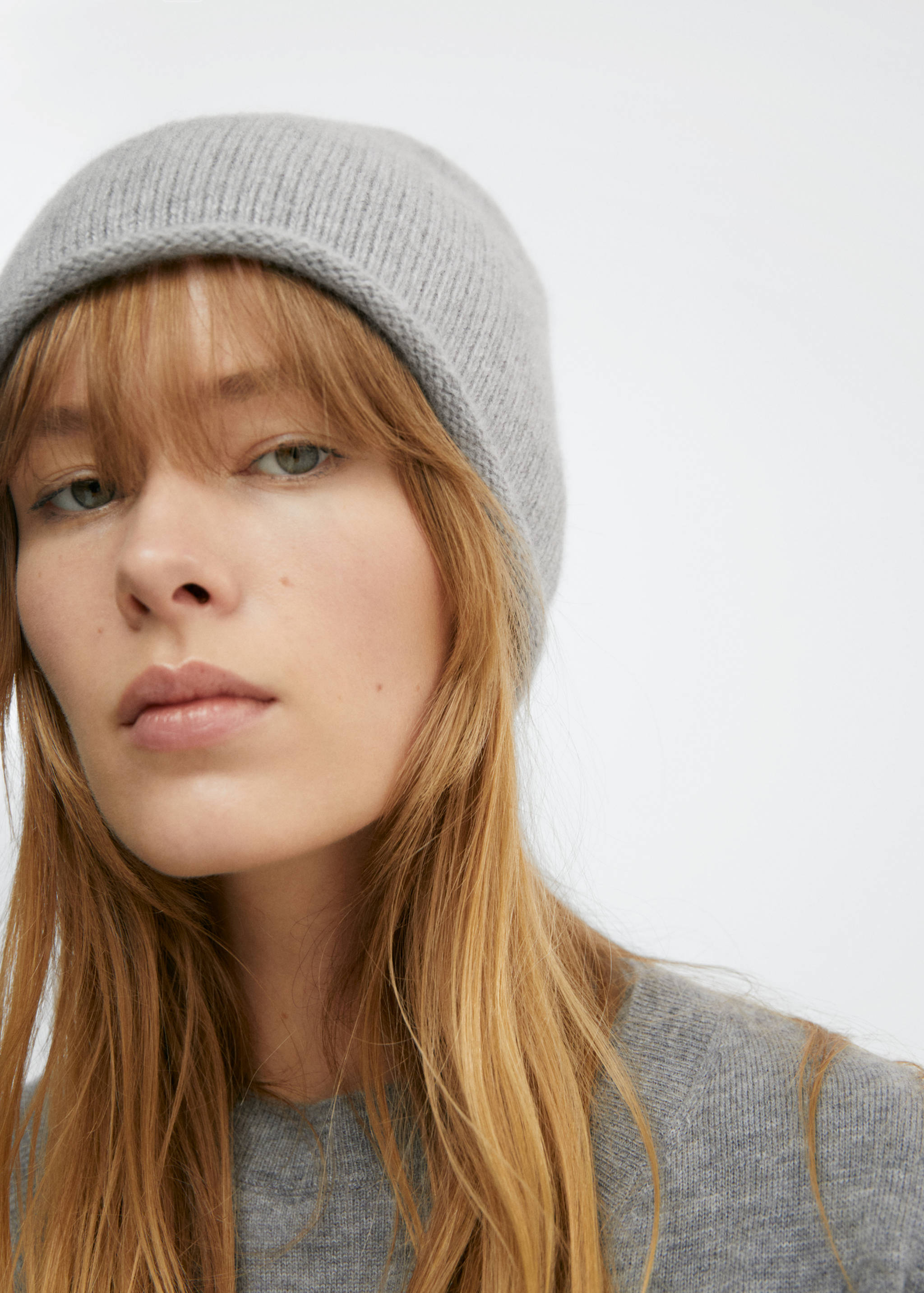 Cashmere knitted hat - General plane
