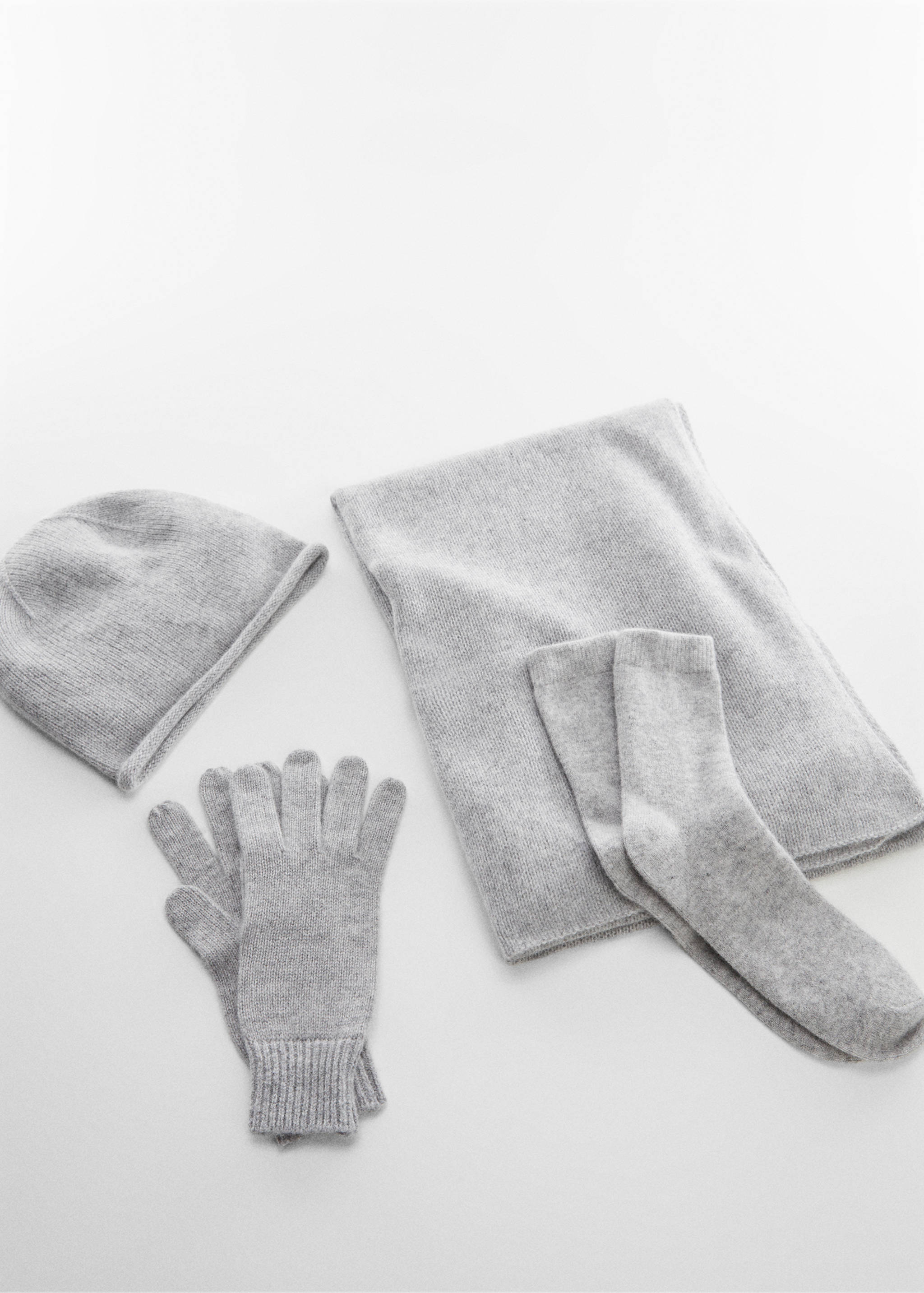 Cashmere knitted hat - Details of the article 2