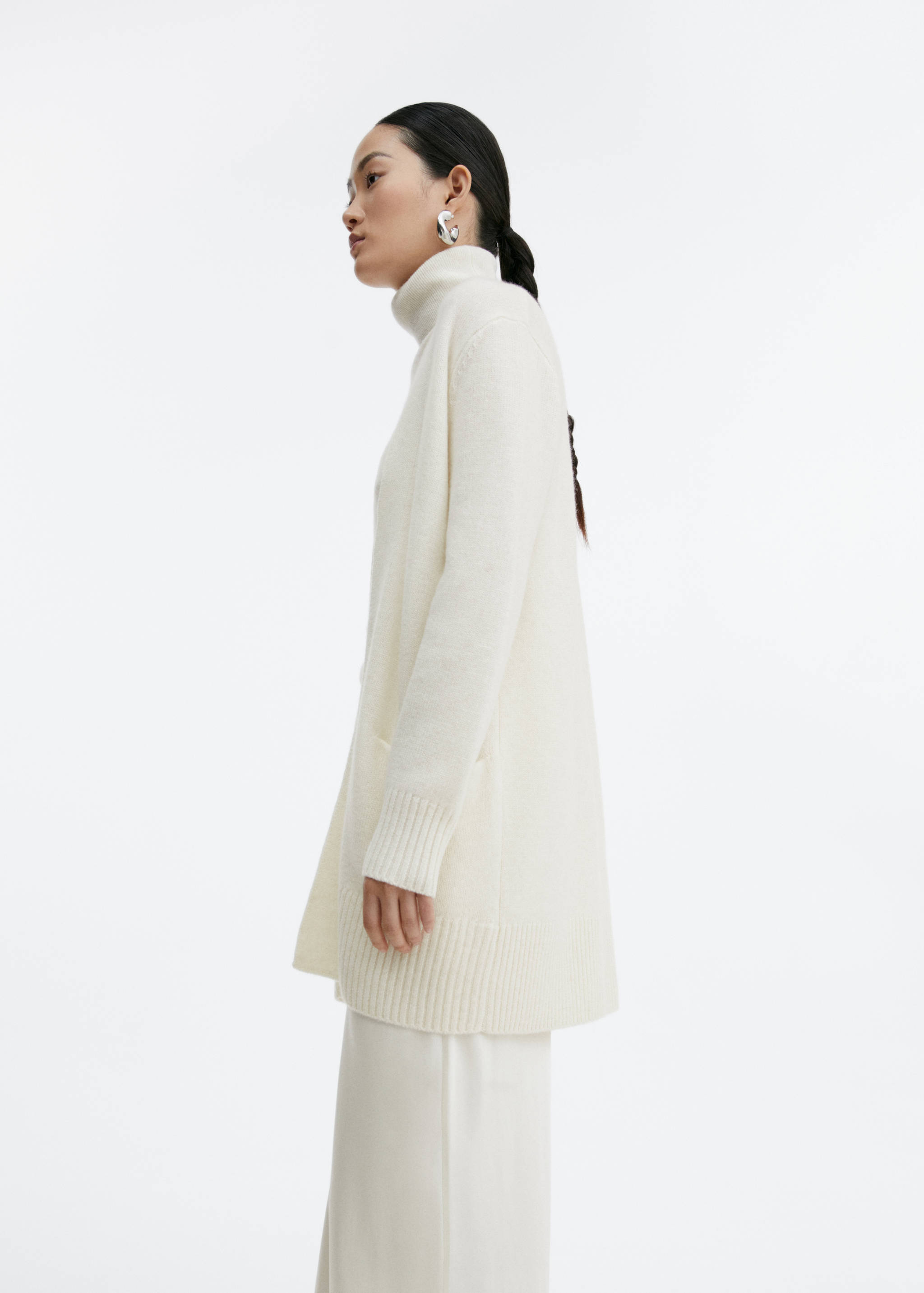 Cashmere cardigan with pockets - Details of the article 1