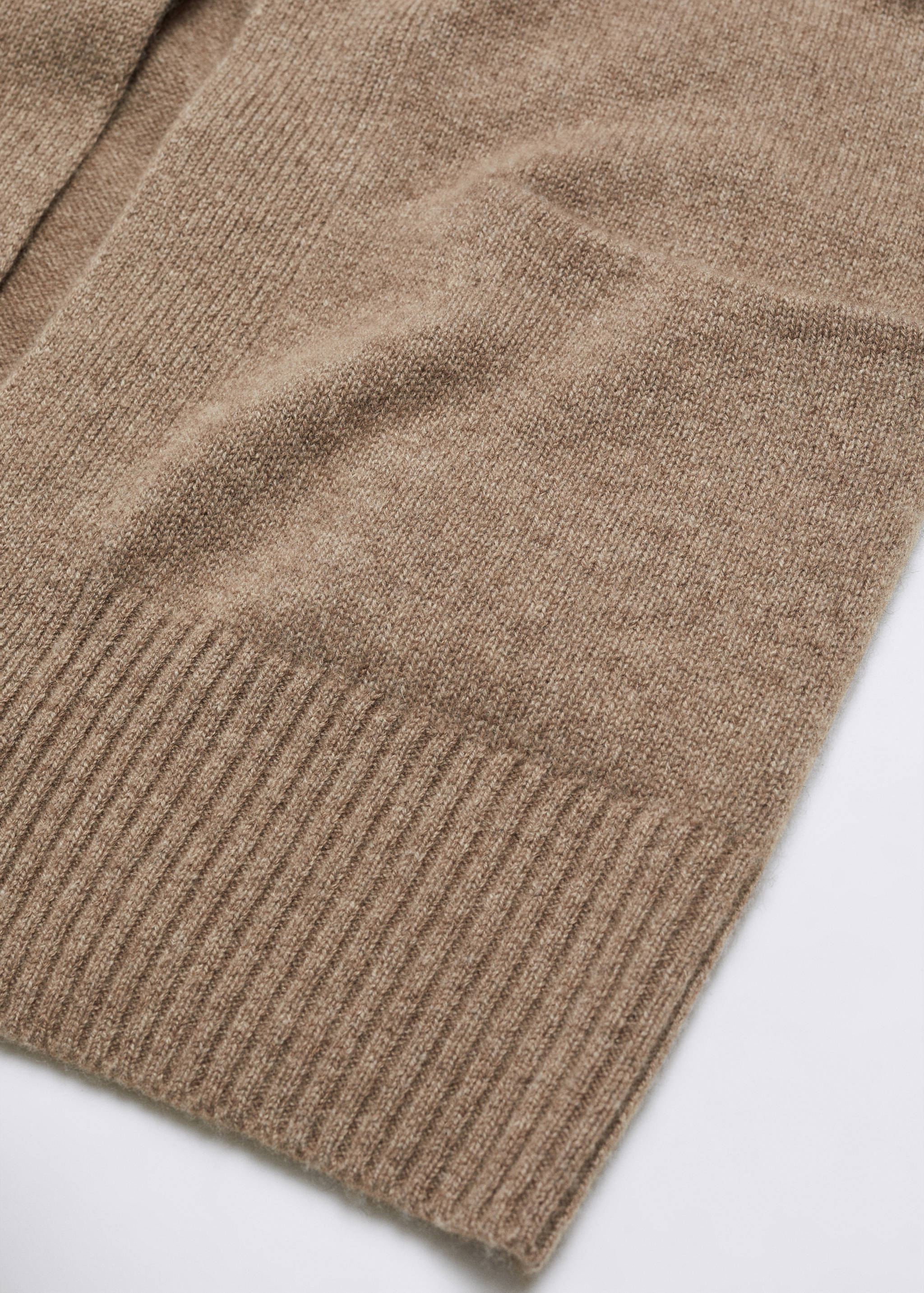 Cashmere cardigan with pockets - Details of the article 8