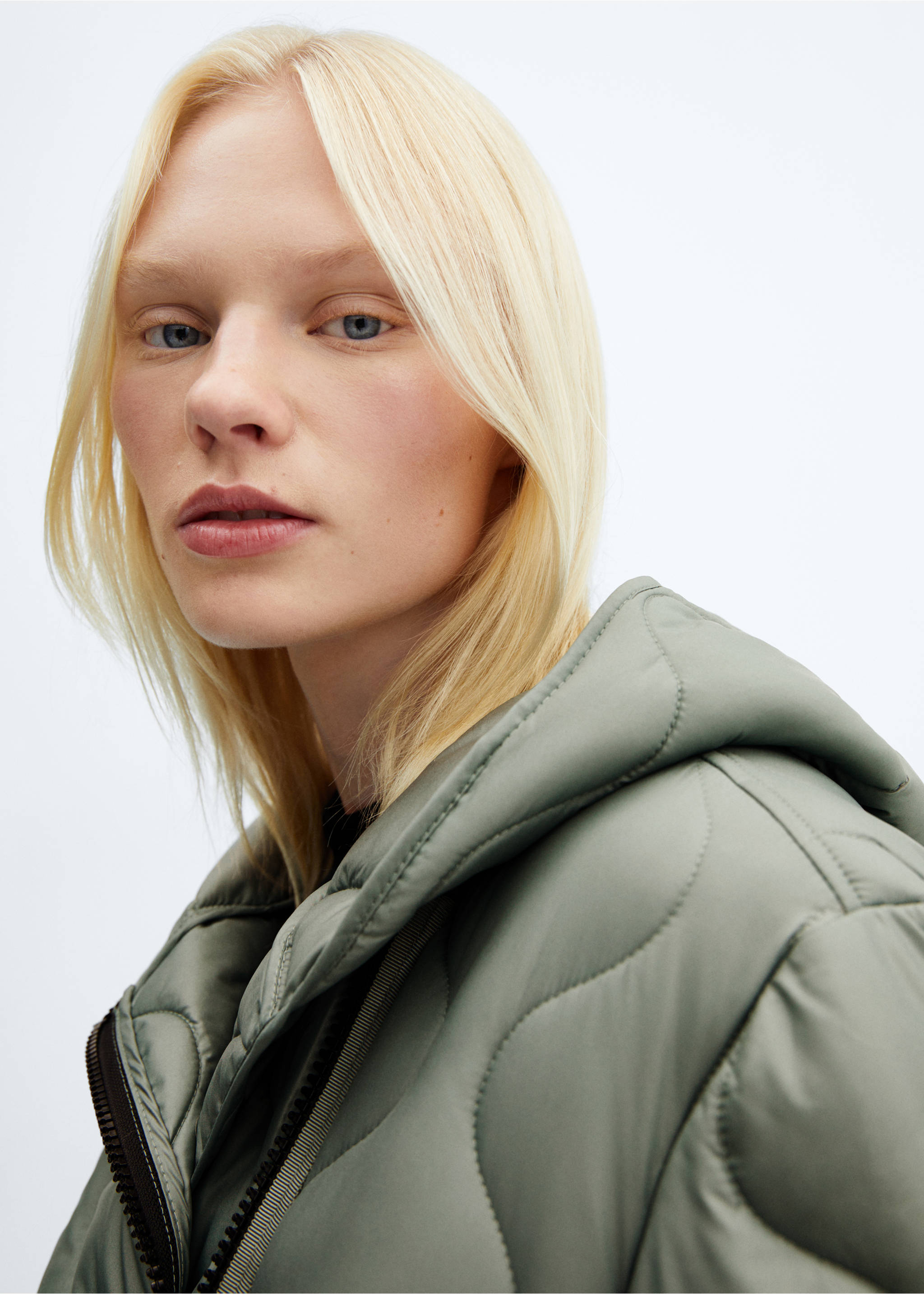 Hood puffer coat - Details of the article 1, Blue. Ref: 57055949-00.