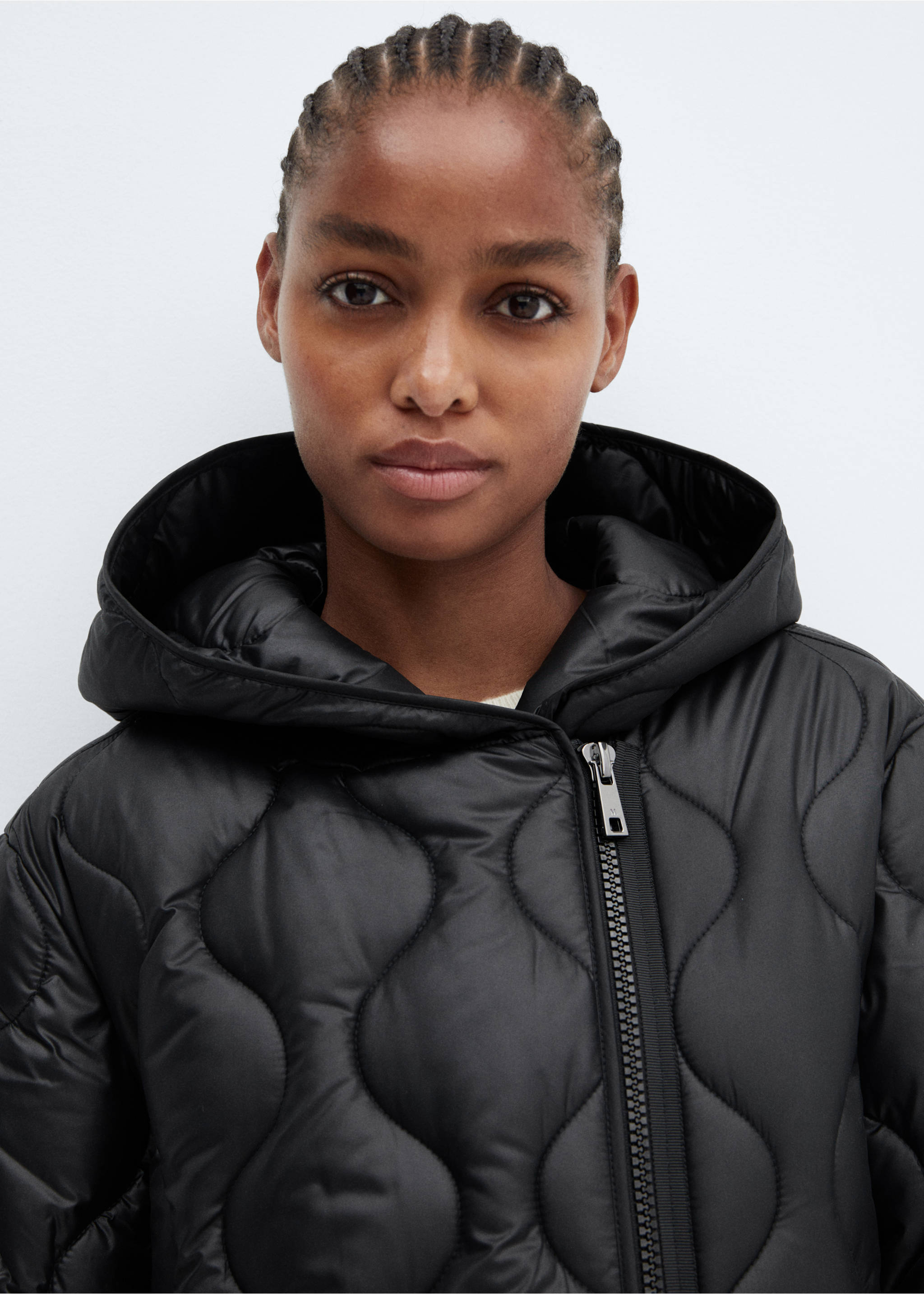 Anorak matelassé à capuche - Détail de l'article 1, Noir. Ref: 57055949-00.