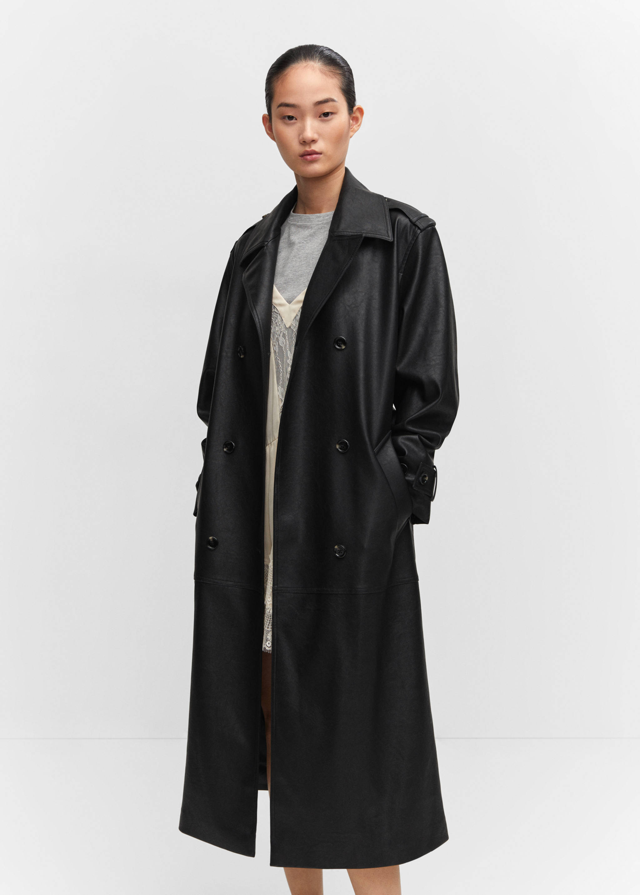 Trench oversize efecto piel - Plano medio