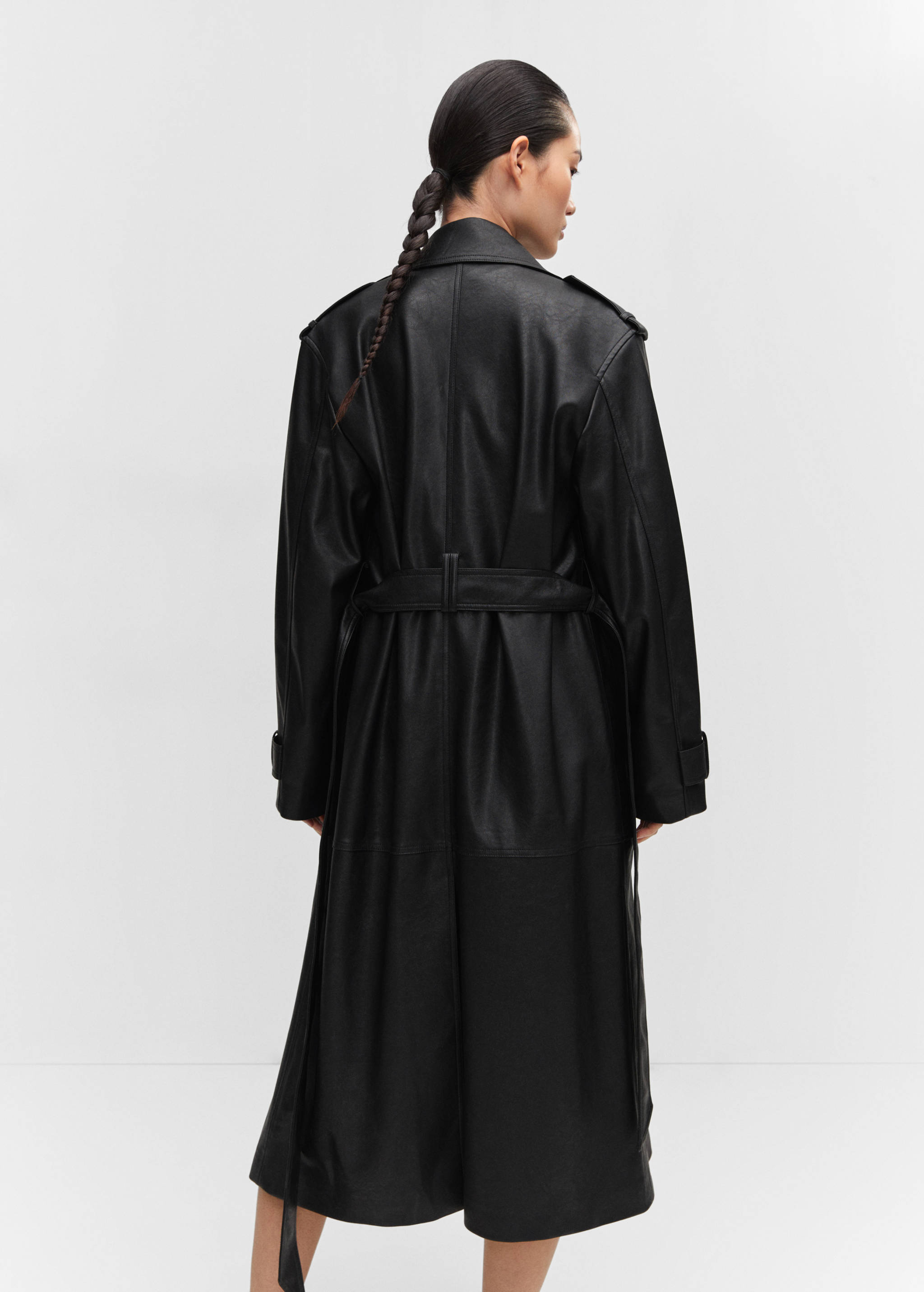 Trench oversize efecto piel - Reverso del artículo