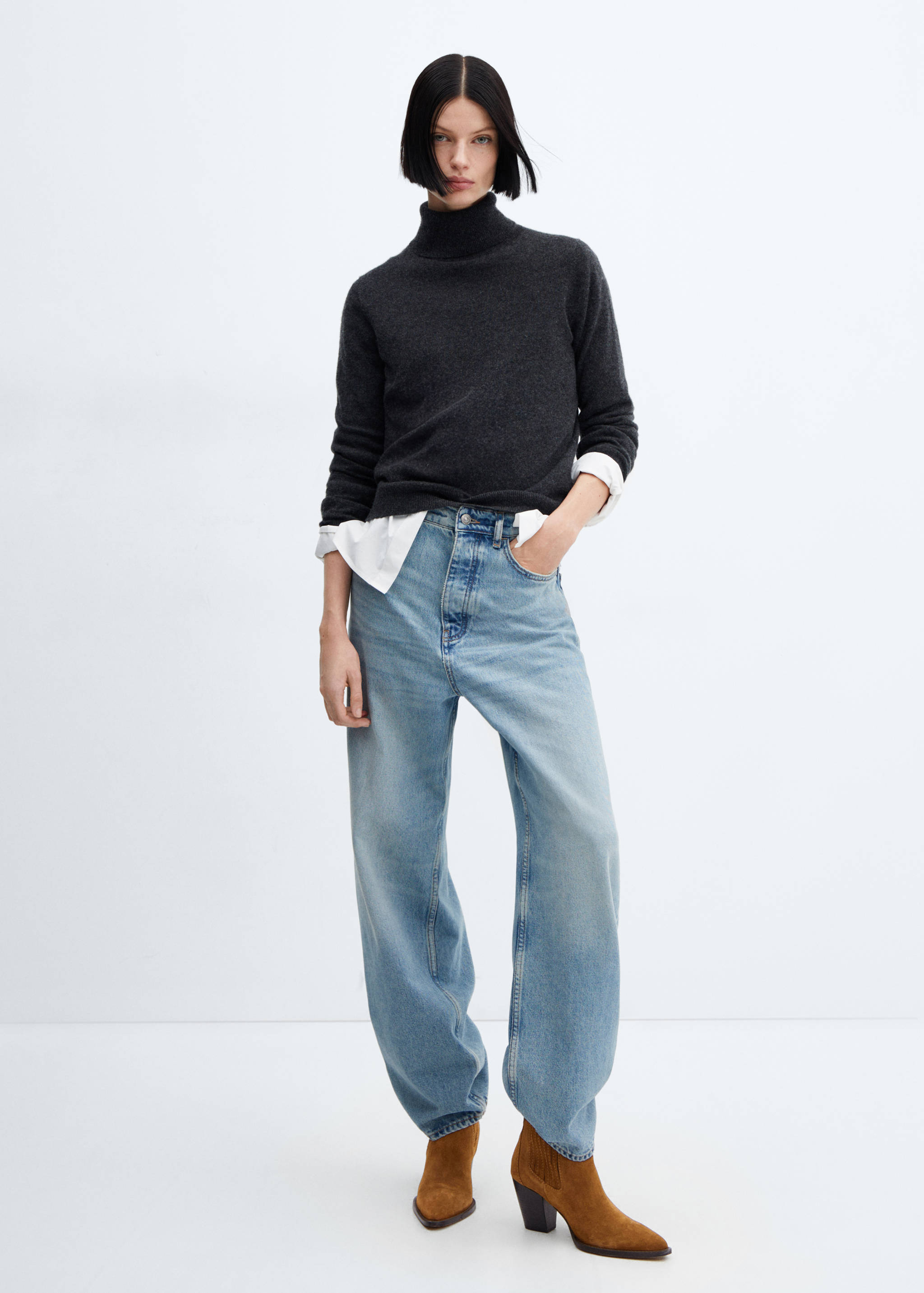 Замшевые ботинки на каблуке - Общий план