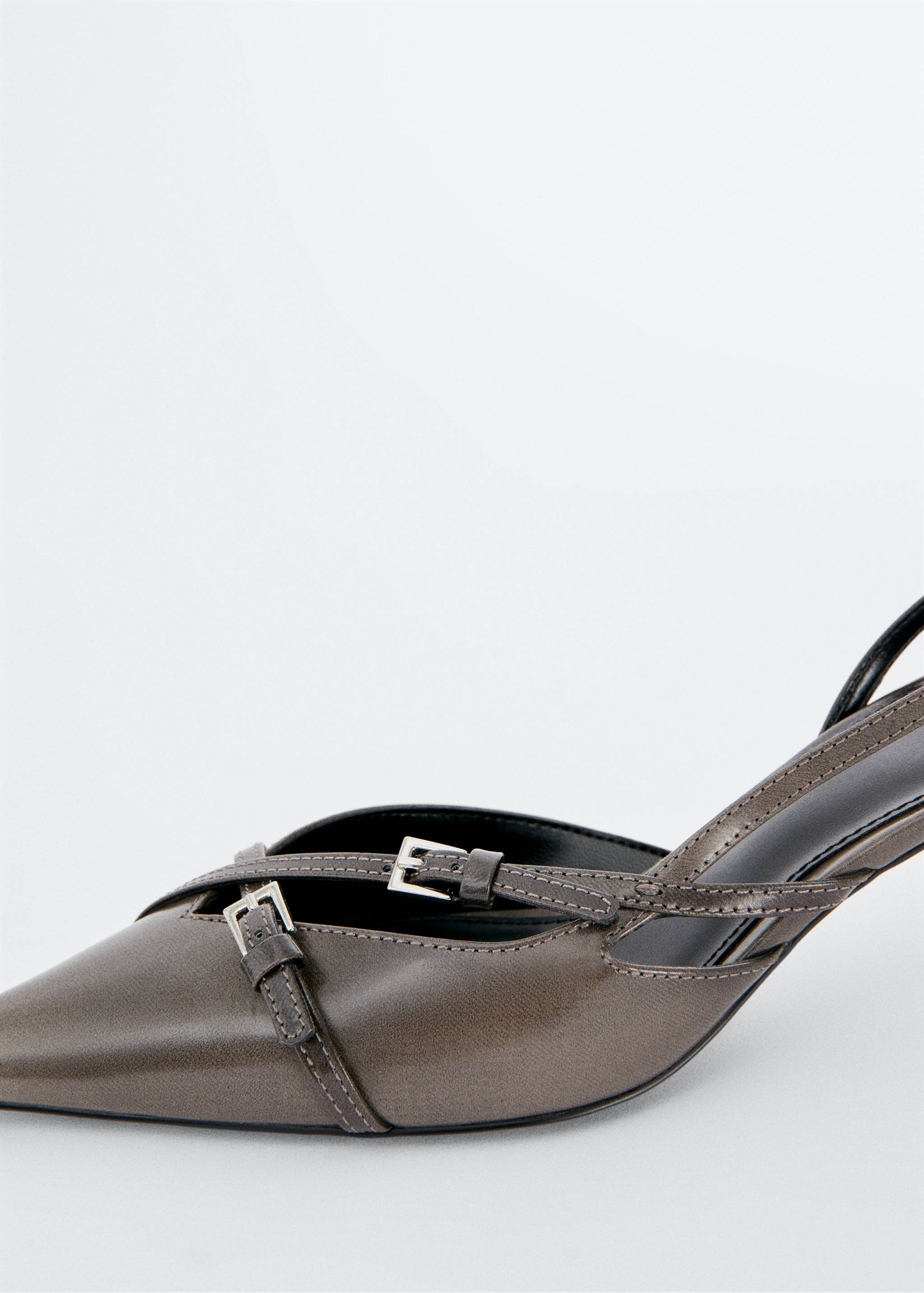 Leather heeled slingback shoes with buckles - Details of the article 3