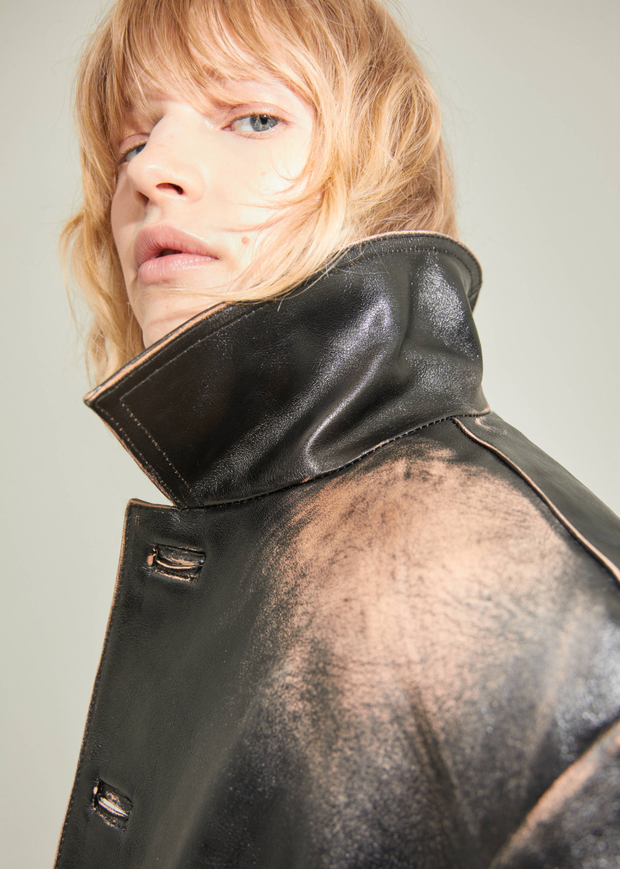 Leather jacket with worn effect - Details of the article 1, Black. Ref: 57056022-00.