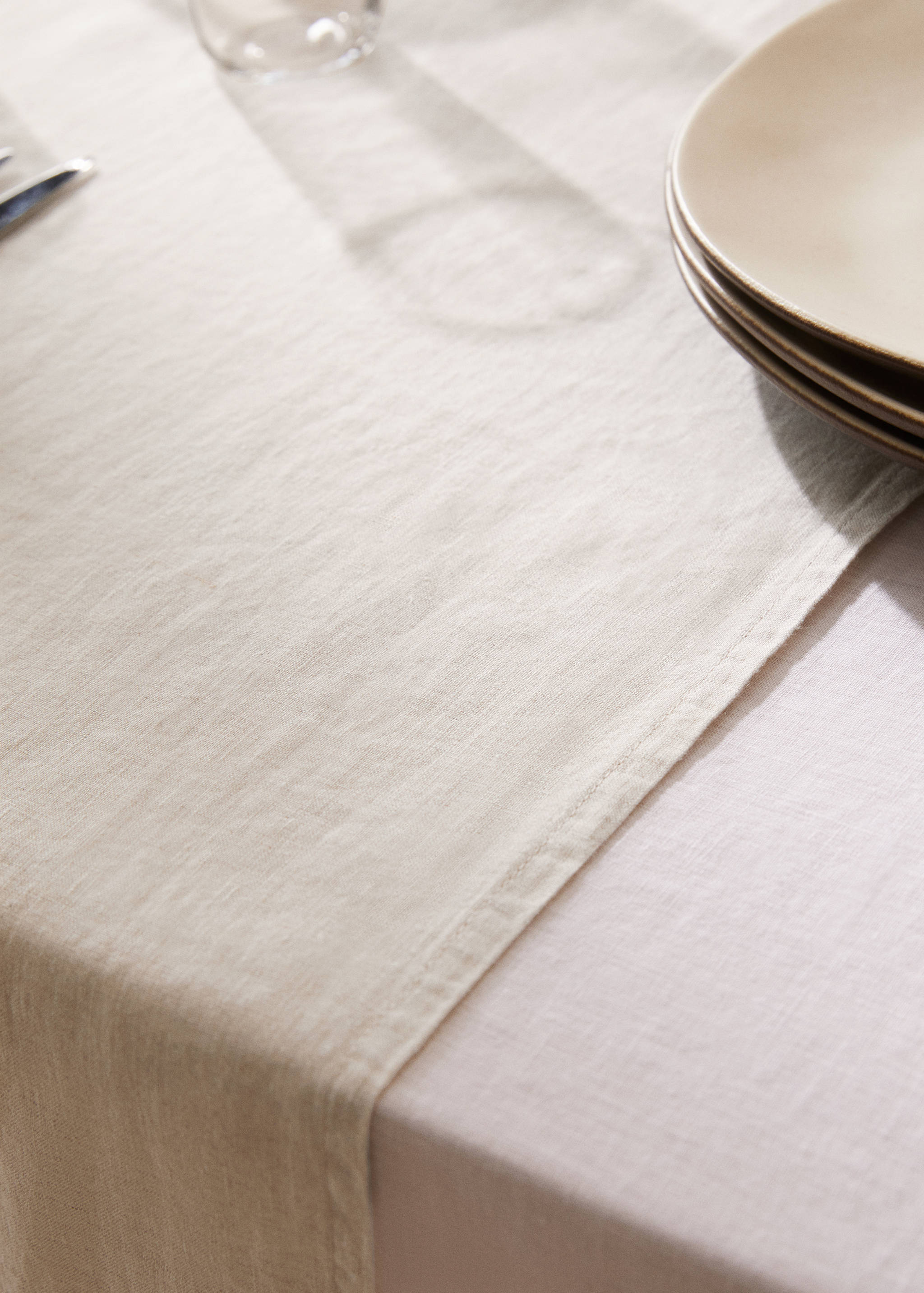 100% linen tablerunner - Details of the article 7