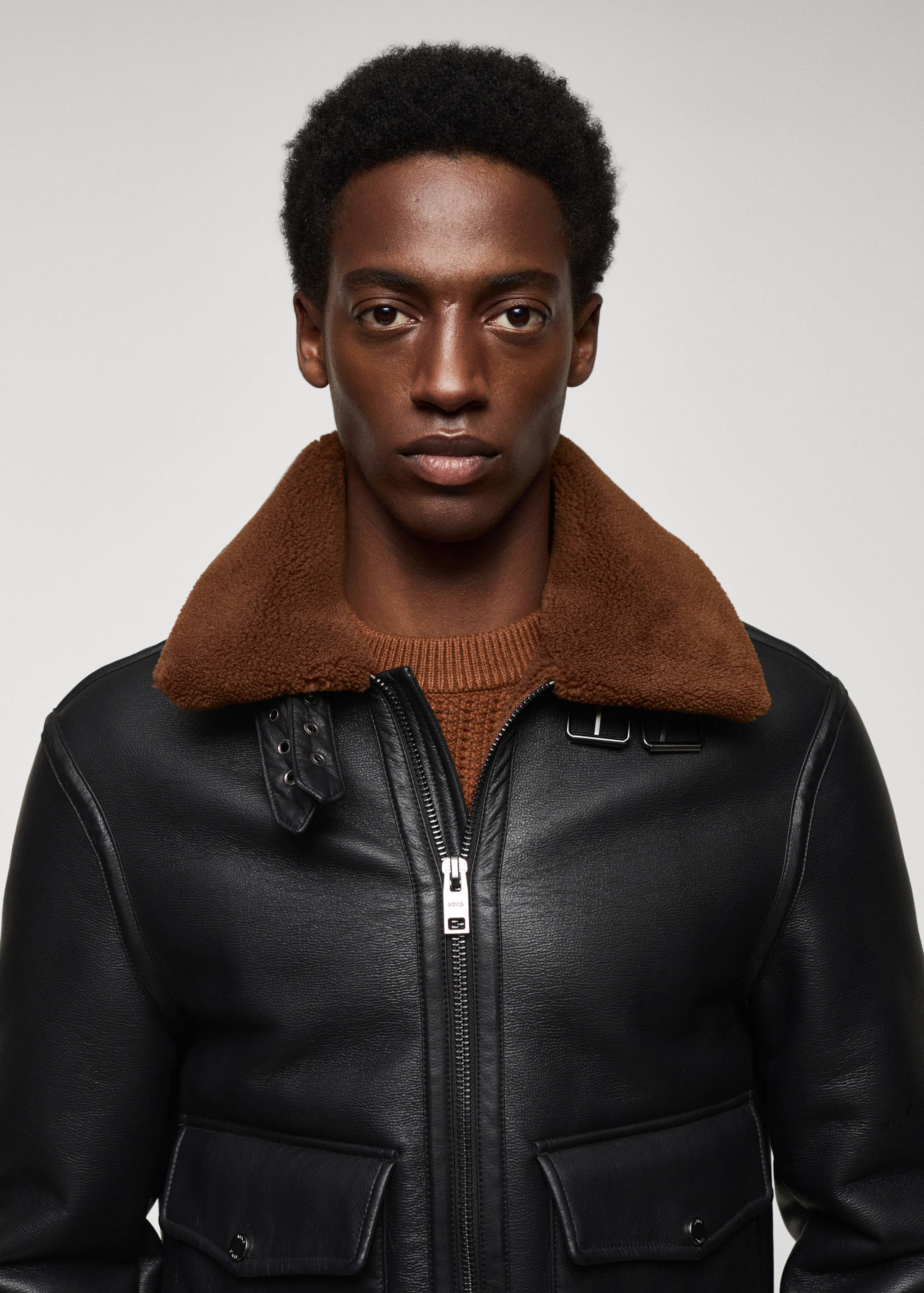 Двусторонняя куртка из искусственной кожи - Деталь изделия 1