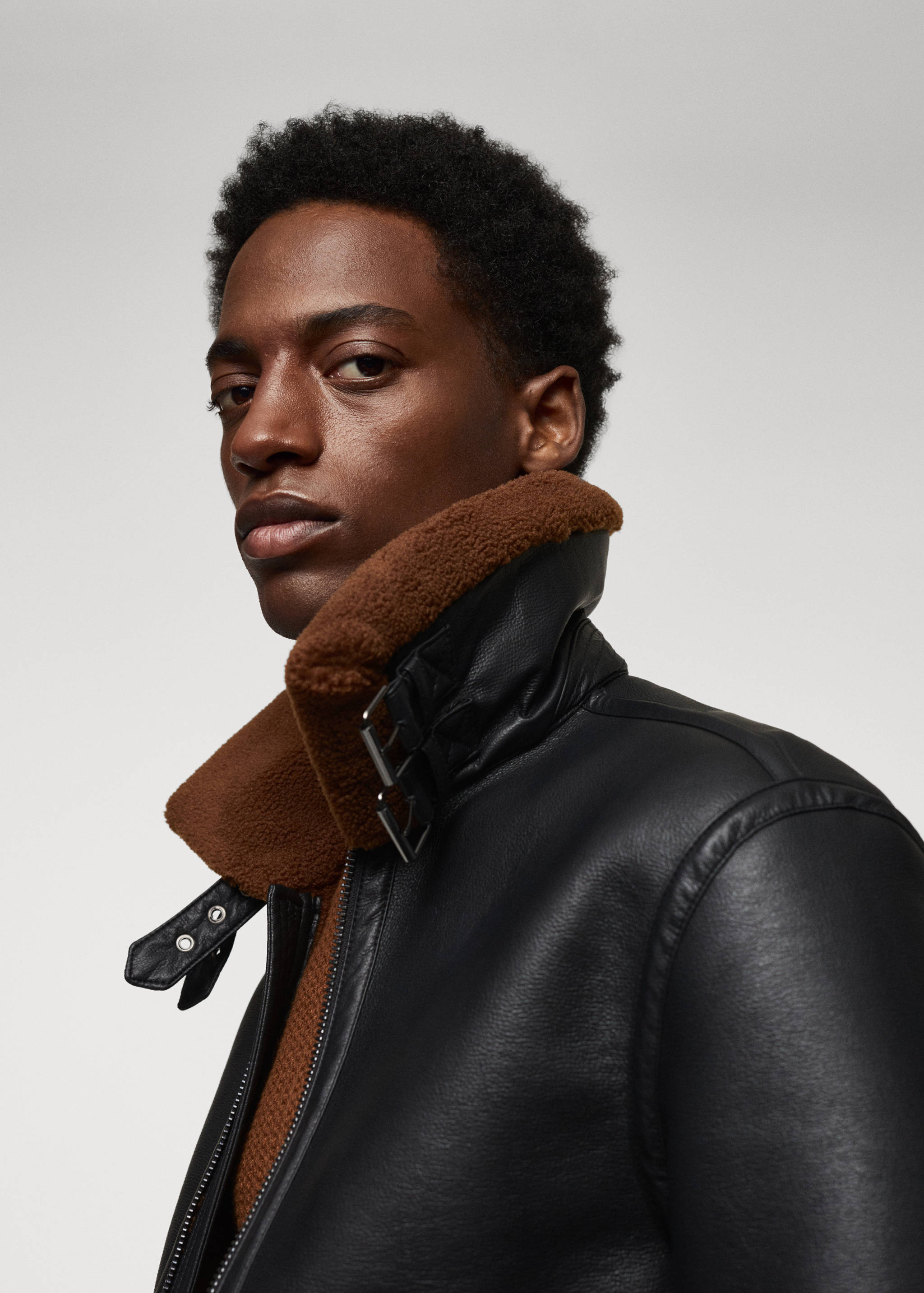 Двусторонняя куртка из искусственной кожи - Деталь изделия 4