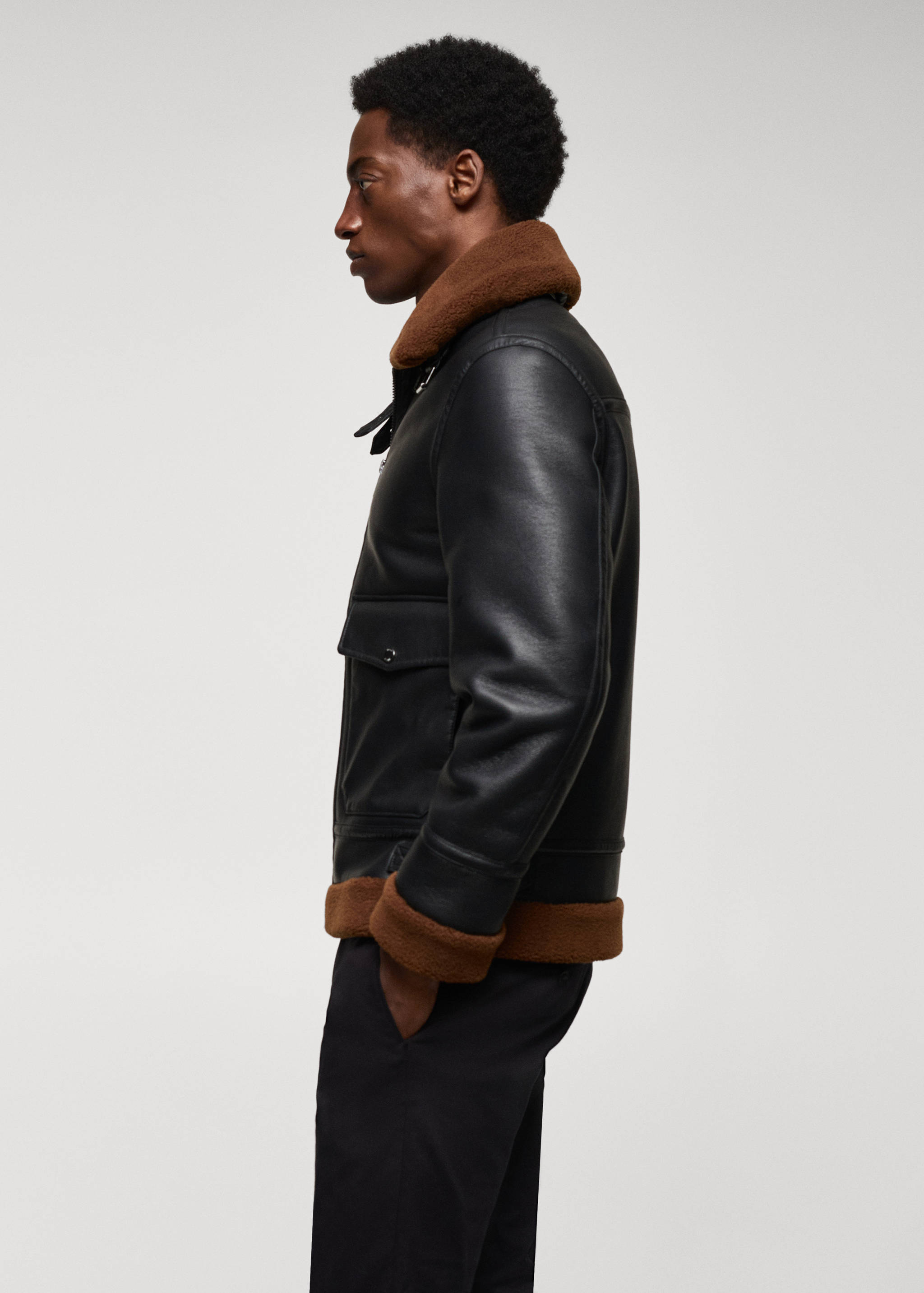 Двусторонняя куртка из искусственной кожи - Деталь изделия 2