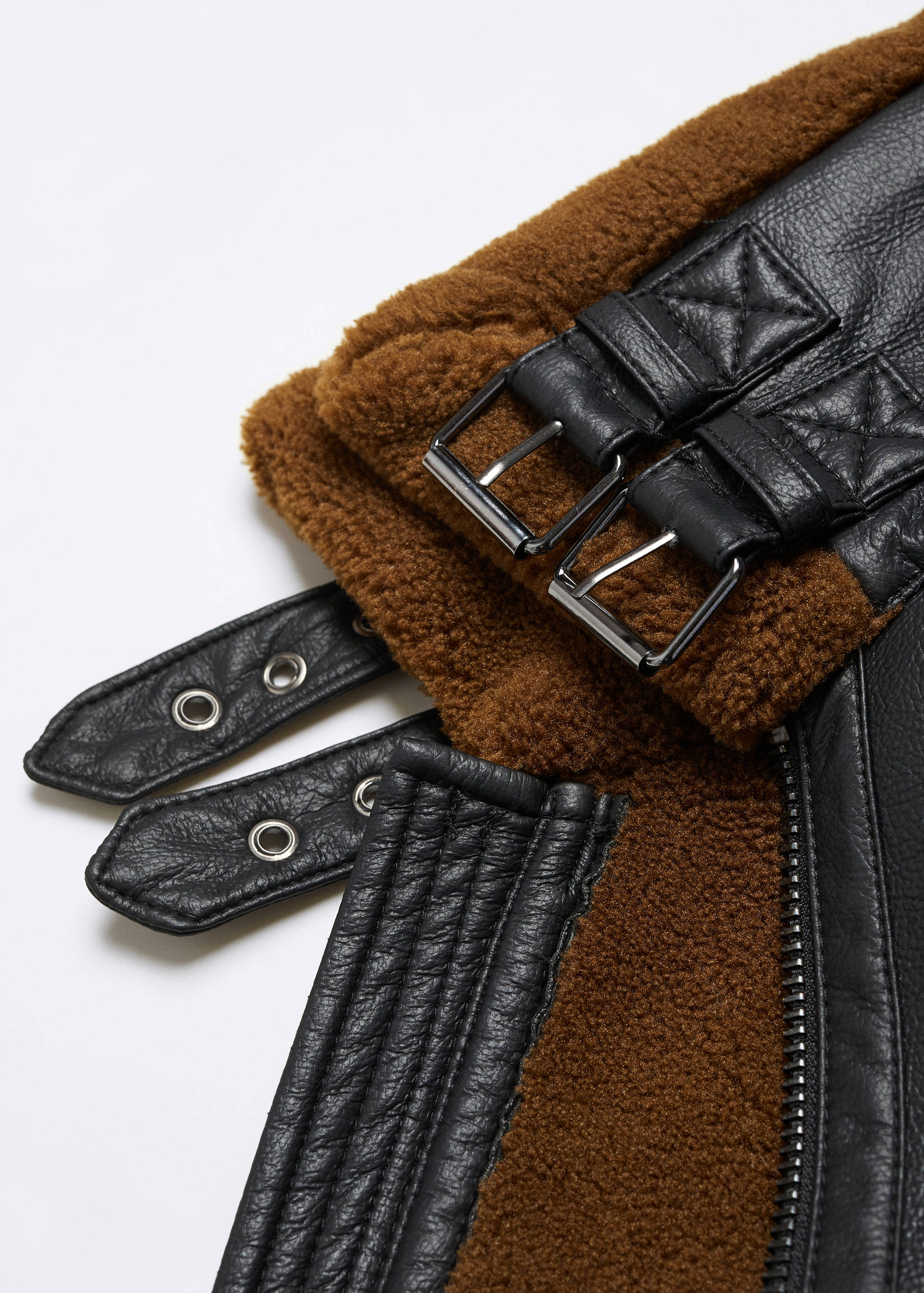 Двусторонняя куртка из искусственной кожи - Деталь изделия 8