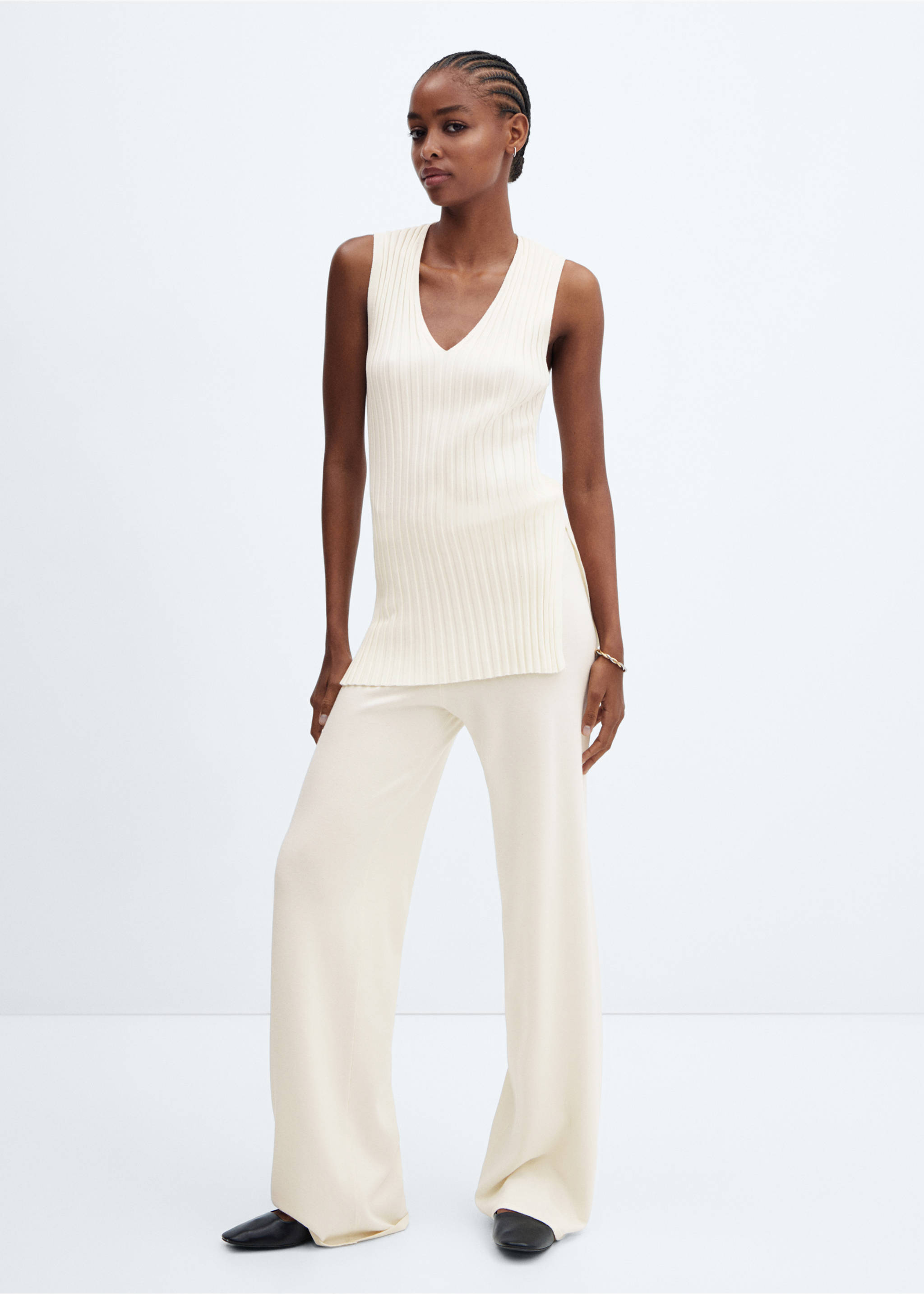 Straight knitted pants - General plane, Ecru. Ref: 57057720-00.