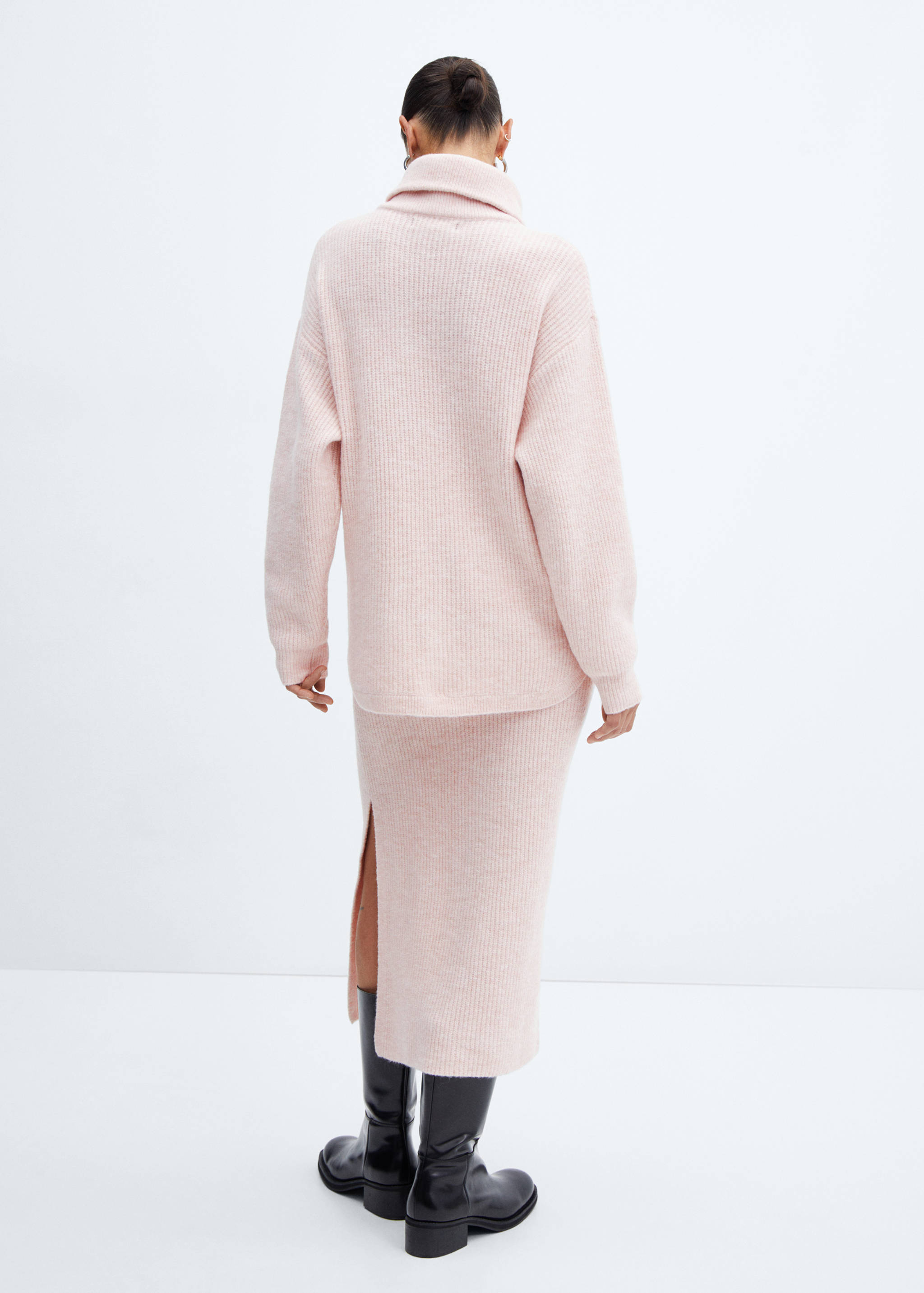 Rochie din tricot cu deschidere - Spatele articolului