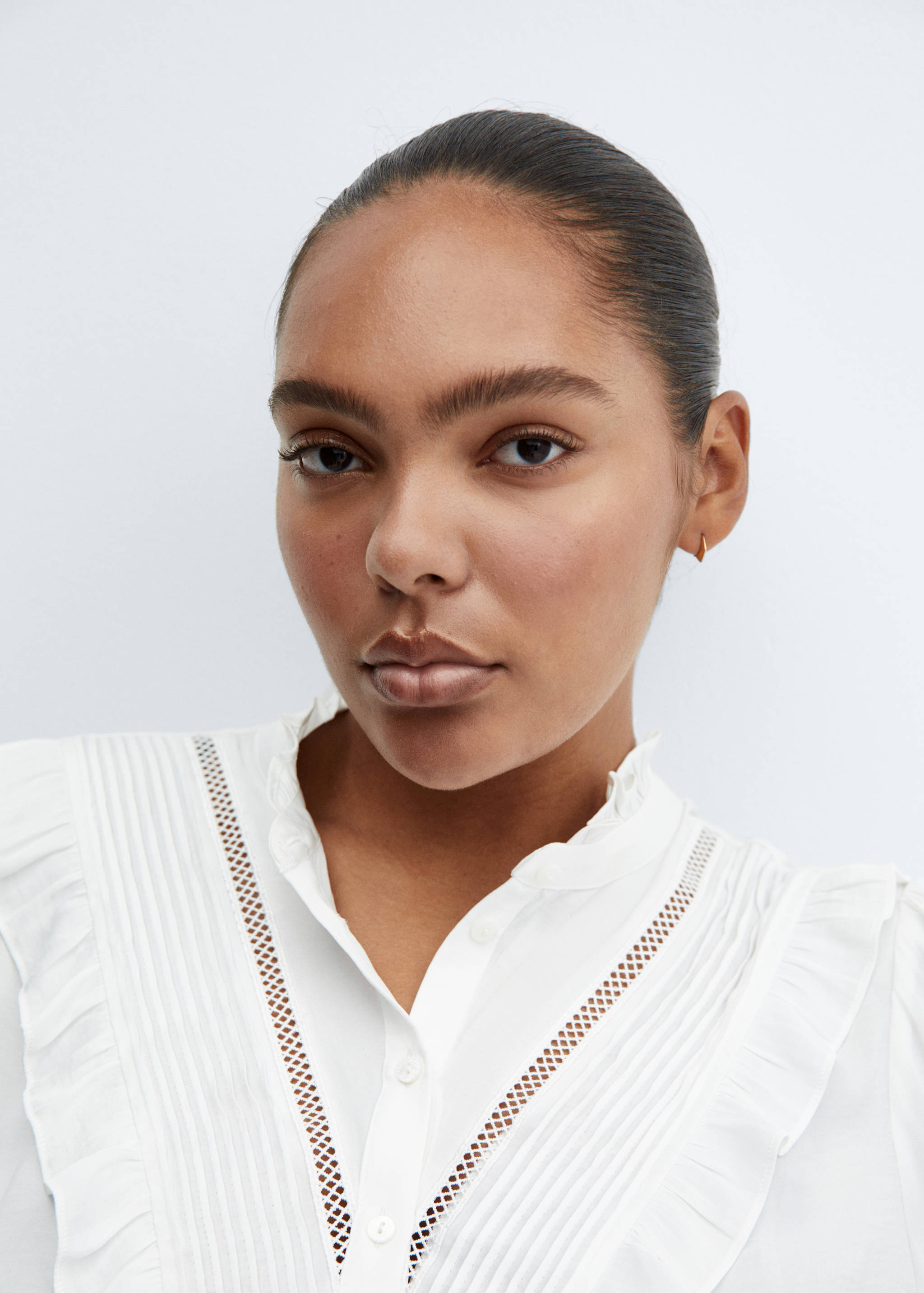 Shirt with ruffle detail - Details of the article 4