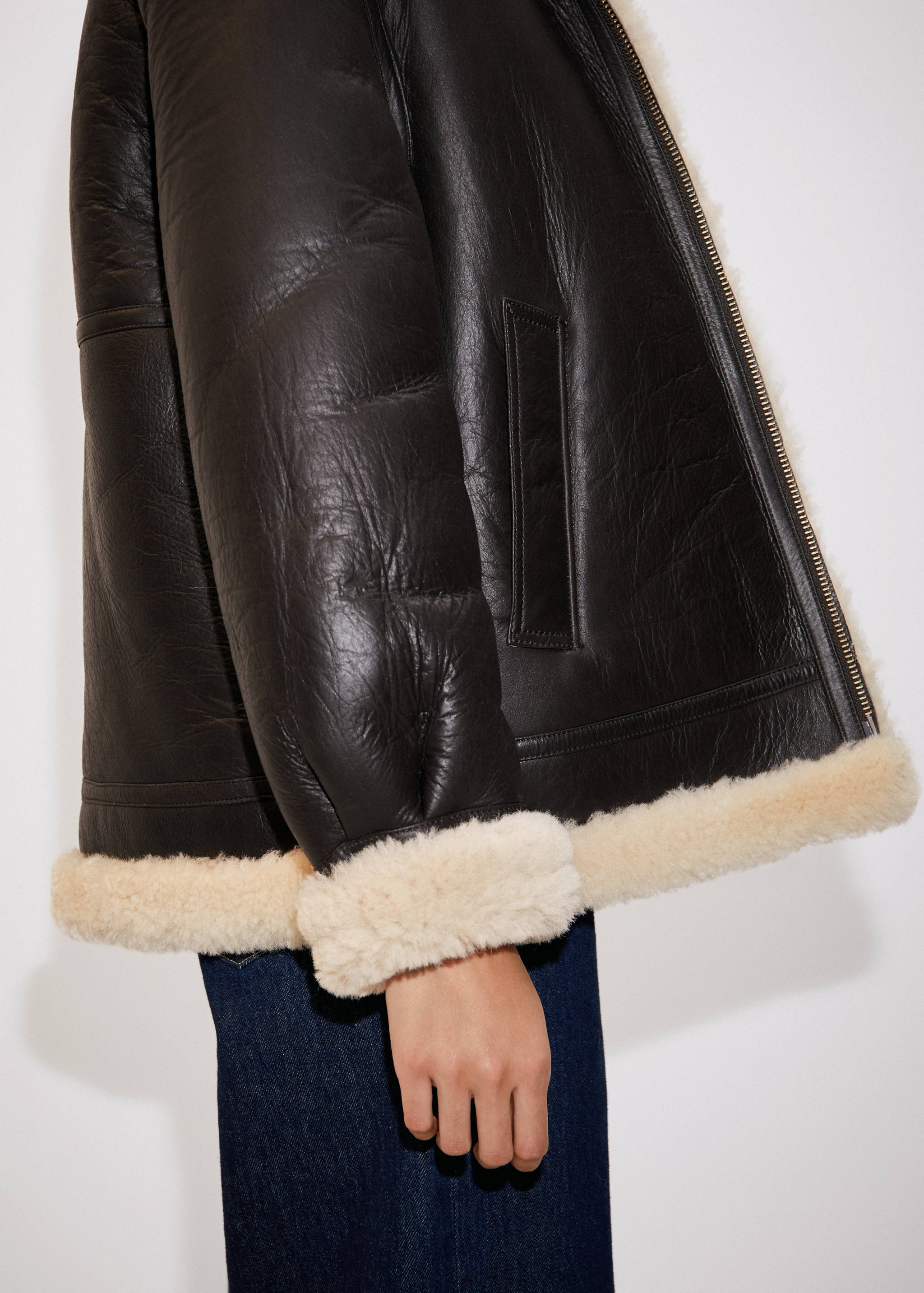 Shearling-lined coat - Details of the article 6