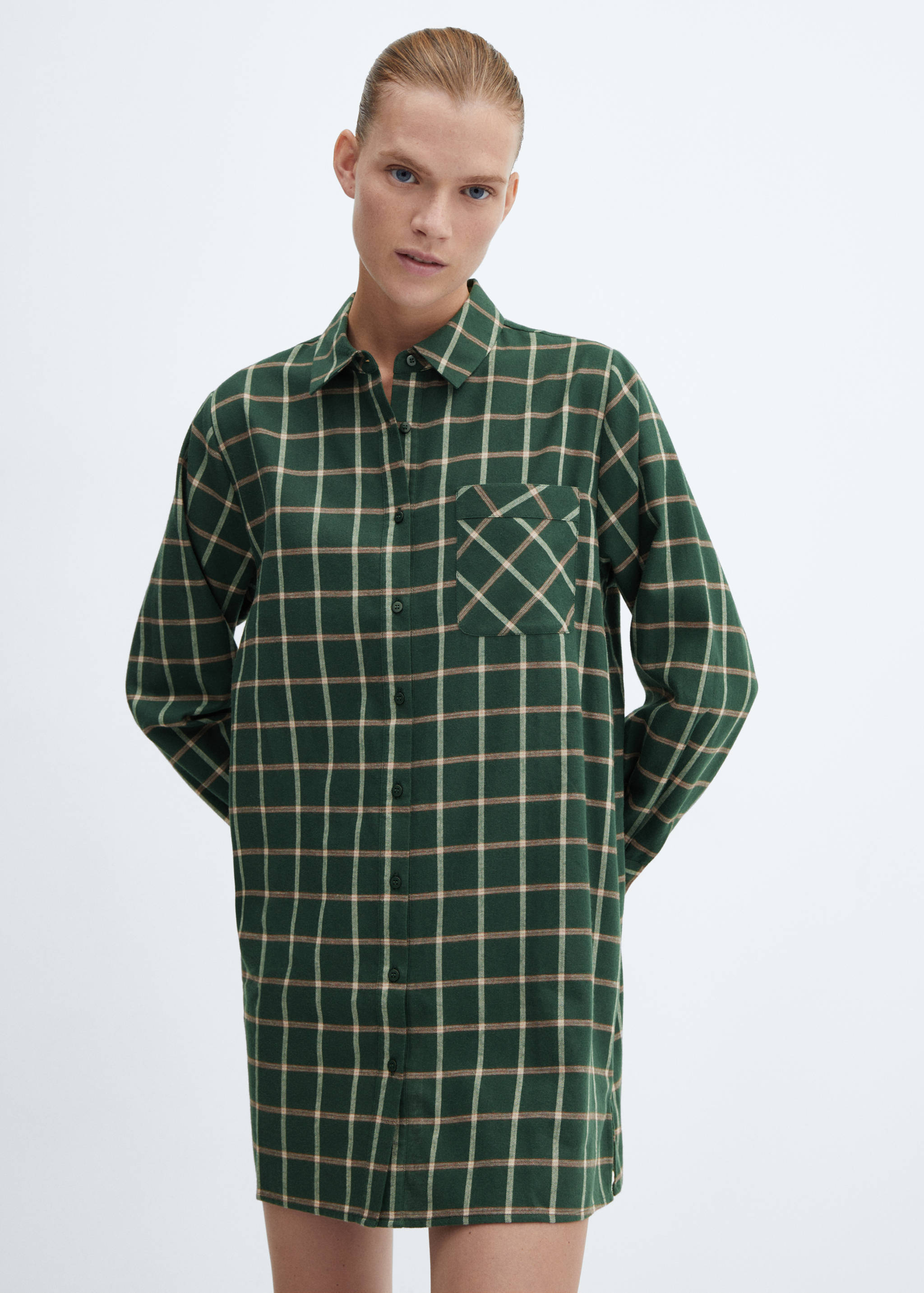 Chemise de nuit carreaux flanelle - Plan moyen