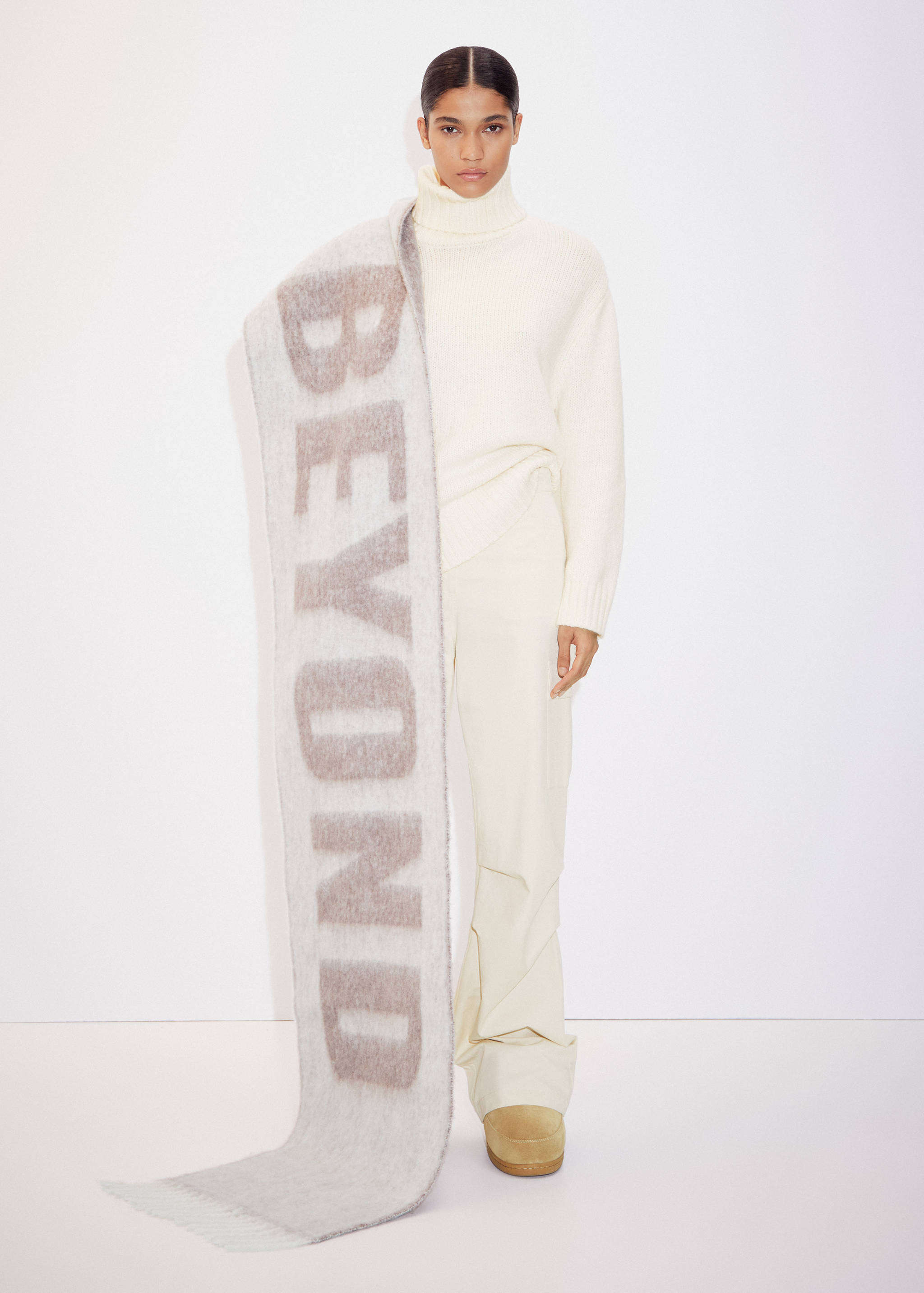 Fringed scarf with message - General plane