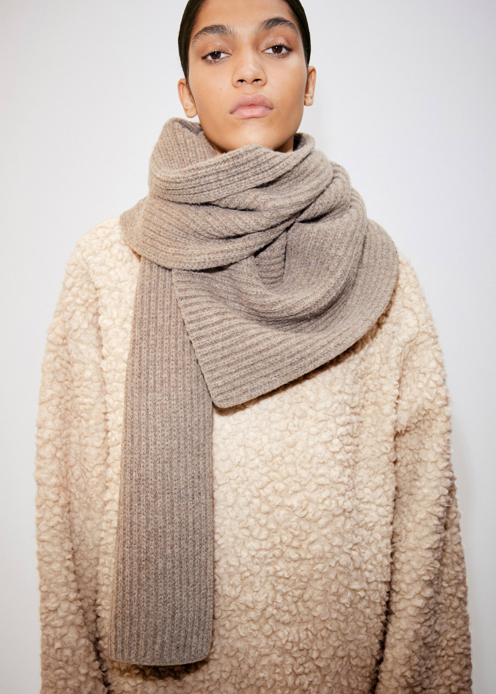 Knit wool-blend scarf - General plane