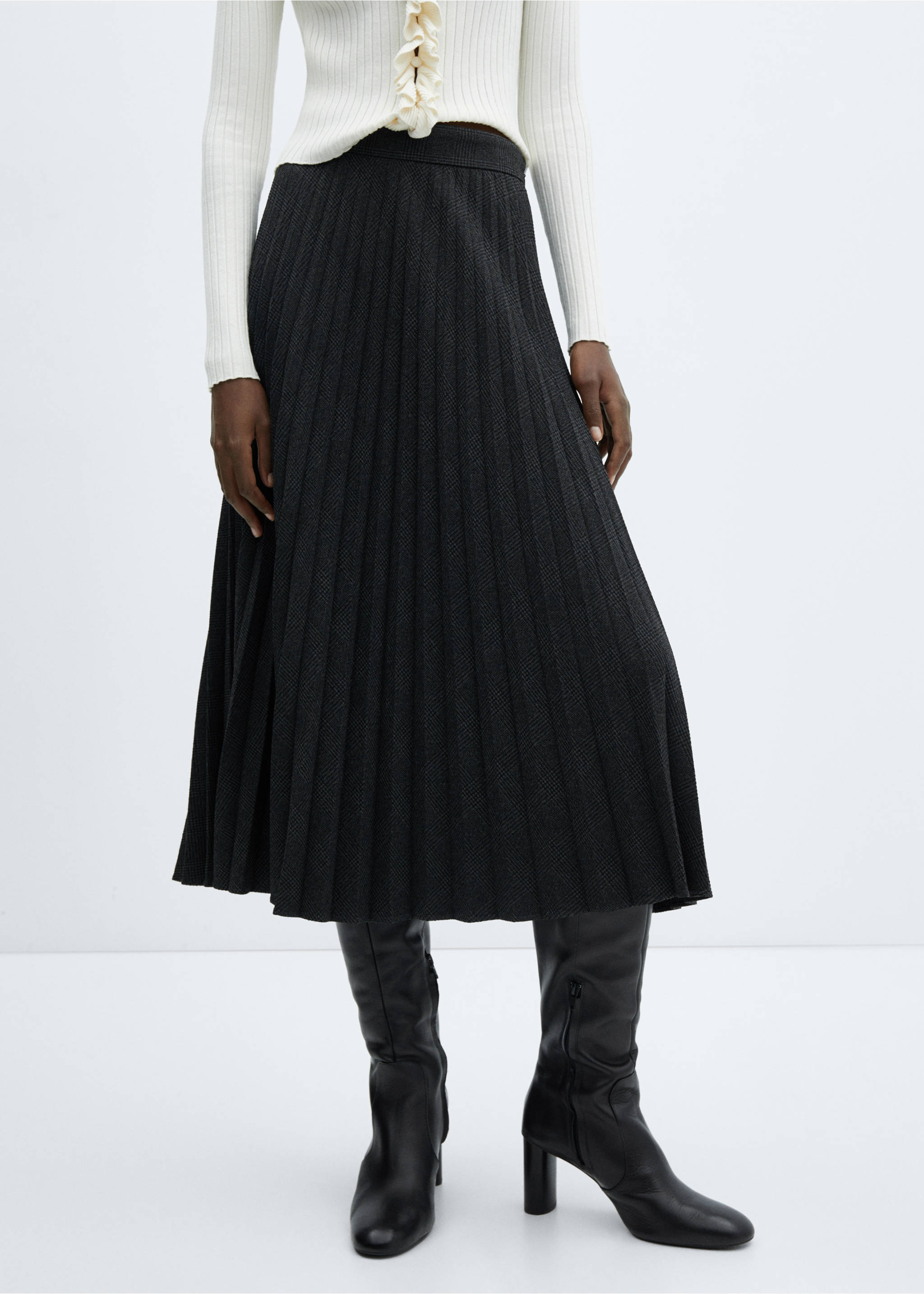 Checked pleated skirt - Medium plane, Black. Ref: 57058271-00.