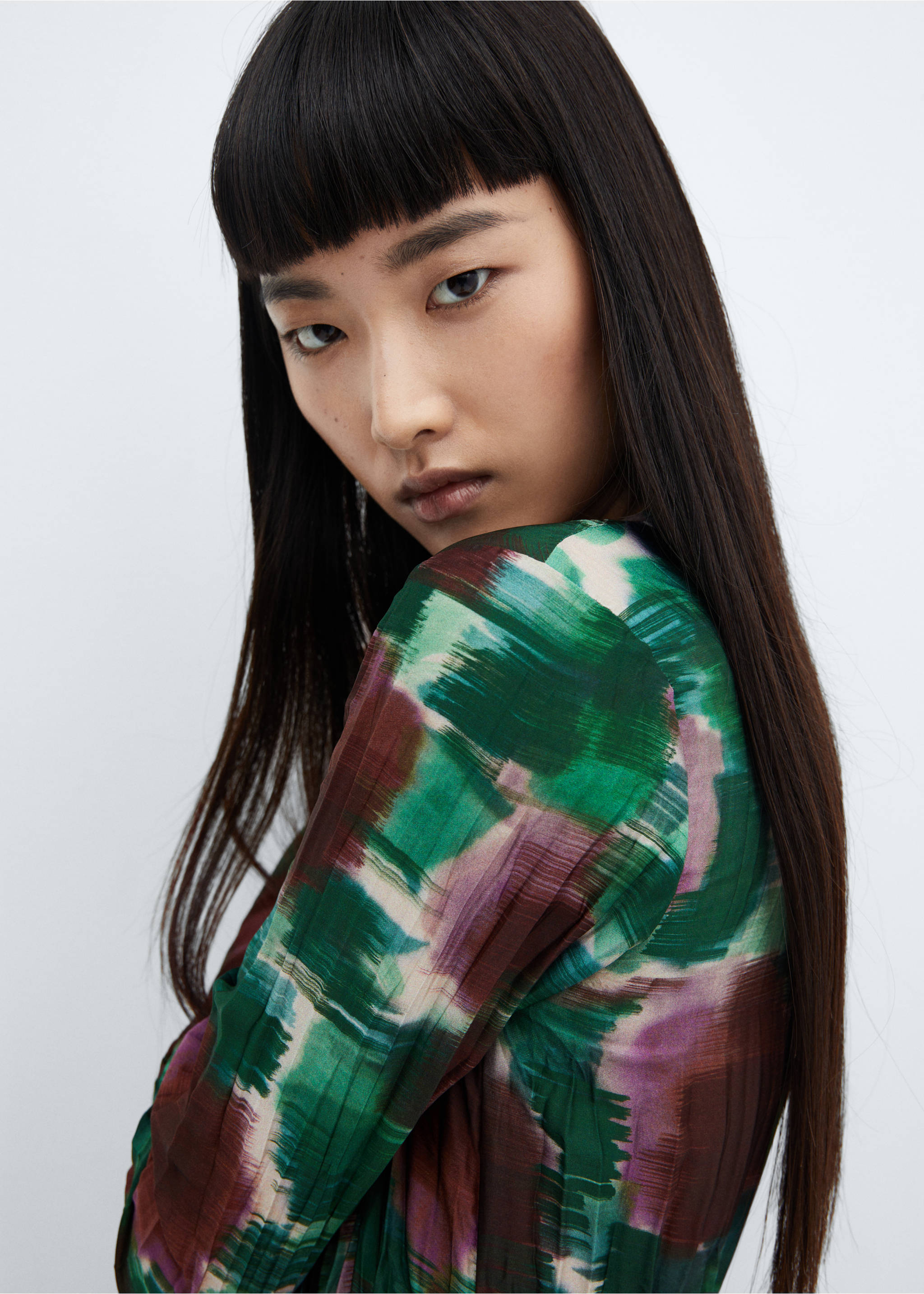 Pleated wrap dress - Details of the article 1, Green. Ref: 57058278-00.