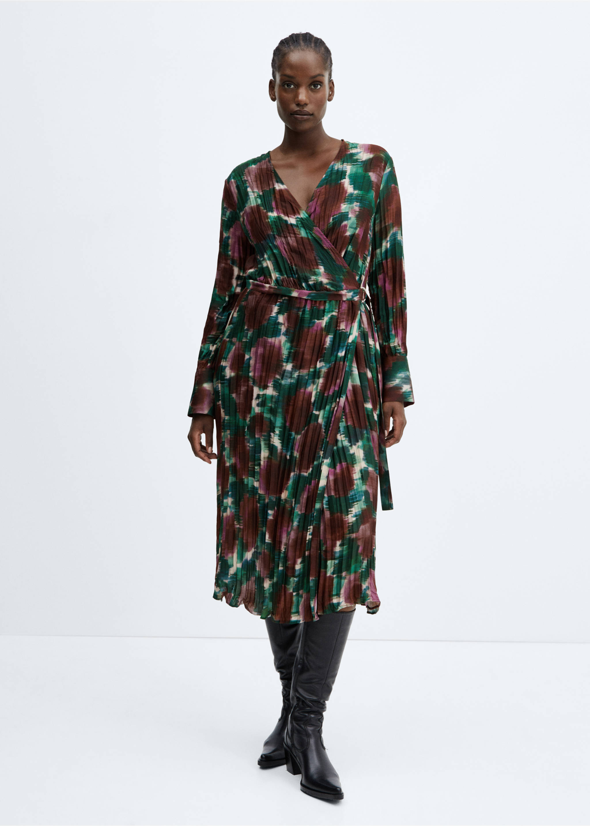 Pleated wrap dress - Details of the article 6, Green. Ref: 57058278-00.