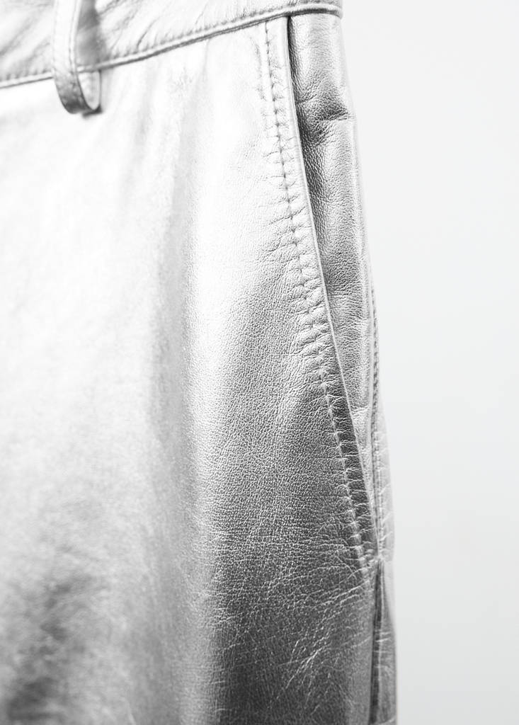 Metallic leather trousers — Silver