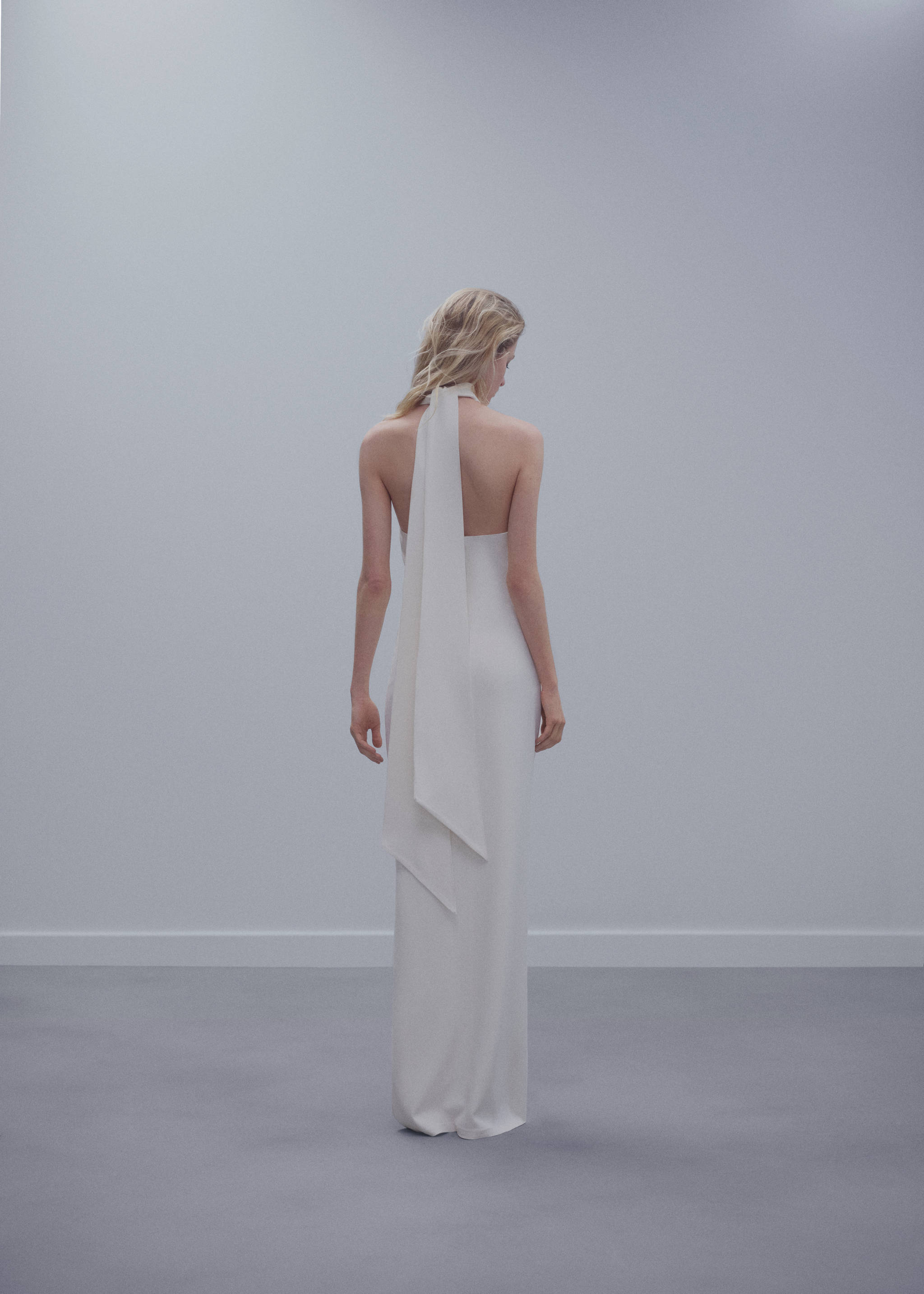 Maxi flower dress with opening - Reverse of the article