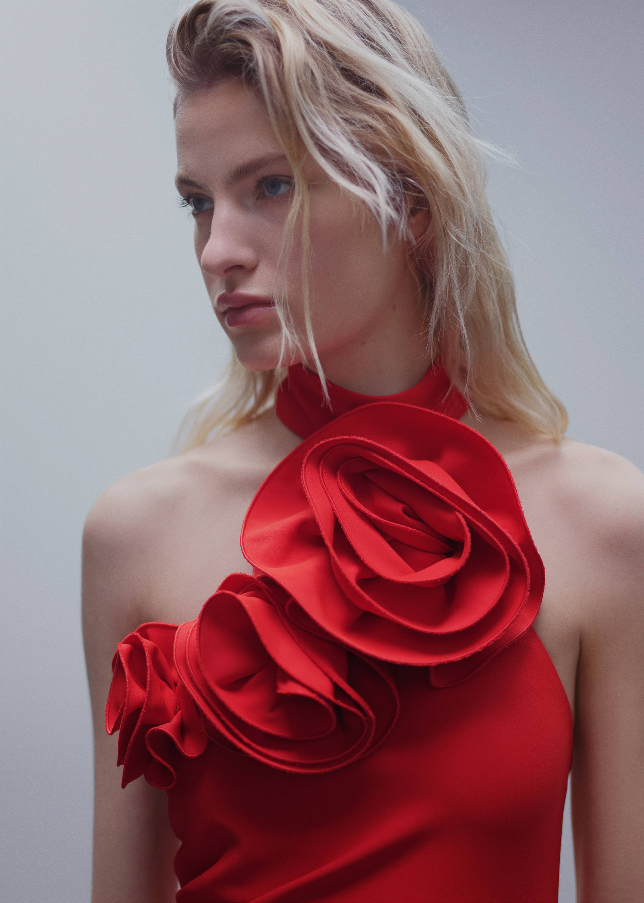 Maxi flower dress with opening - Details of the article 2