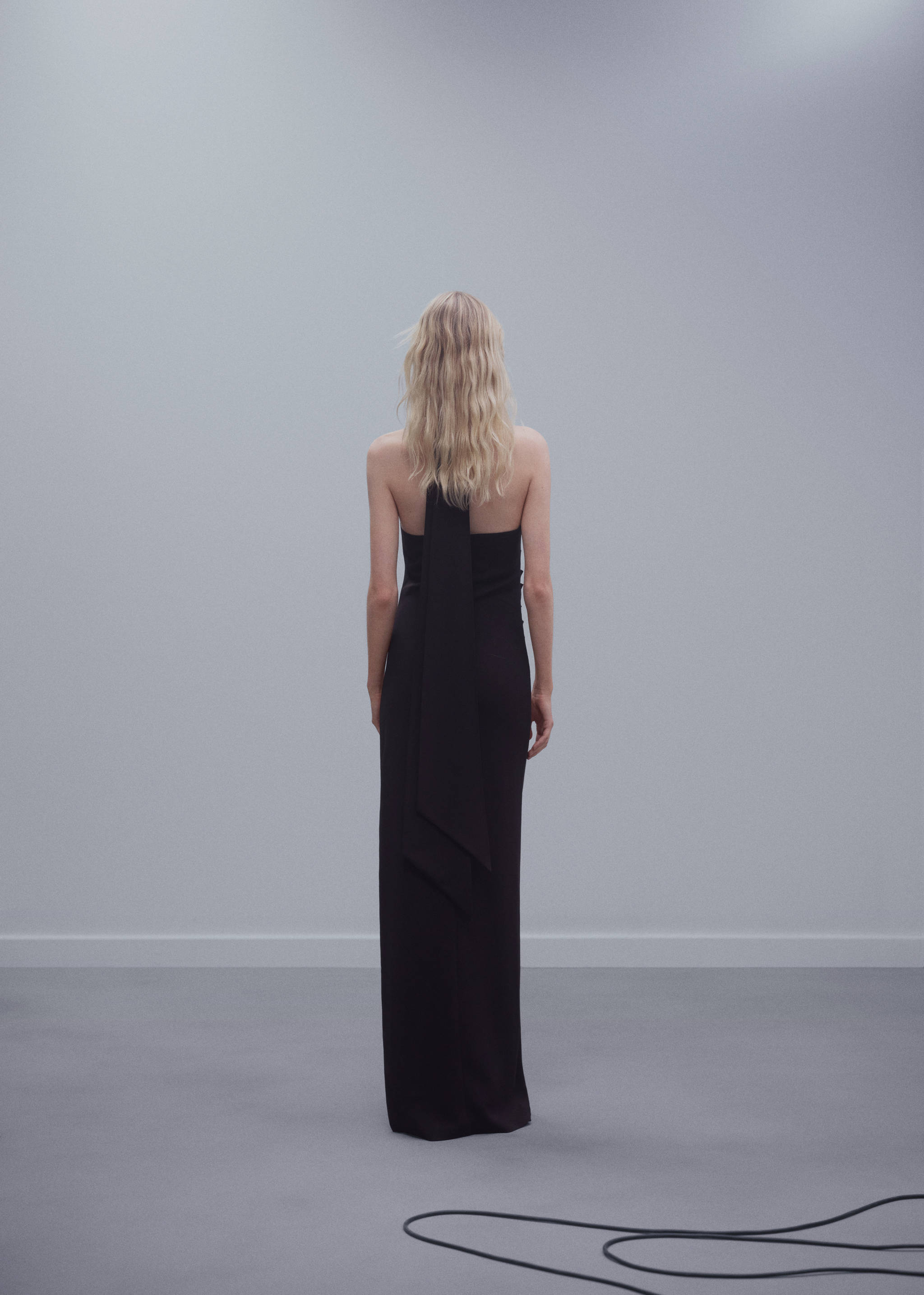 Maxi flower dress with opening - Reverse of the article