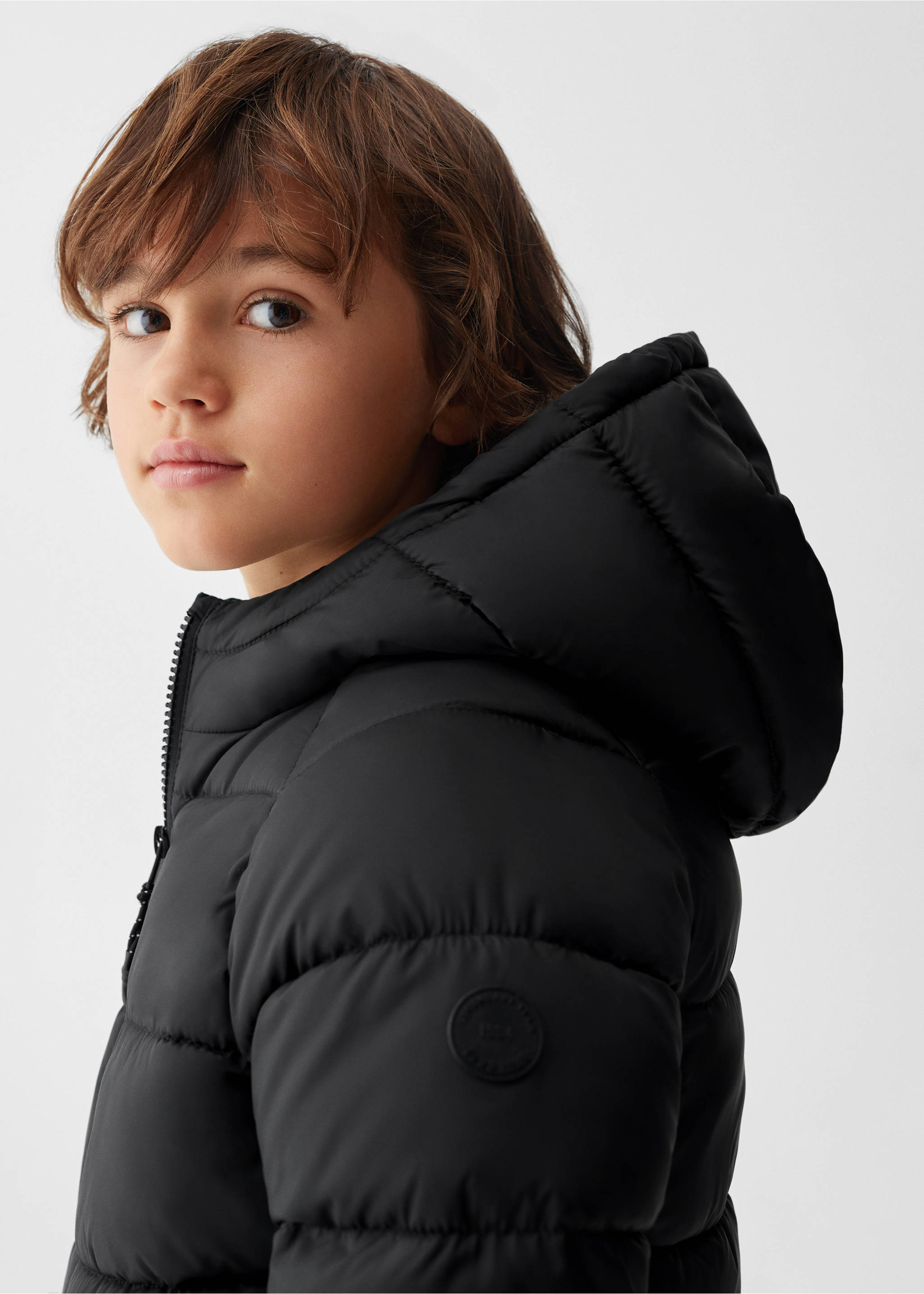 Hood puffer coat - Details of the article 1, Black. Ref: 57063253-00.