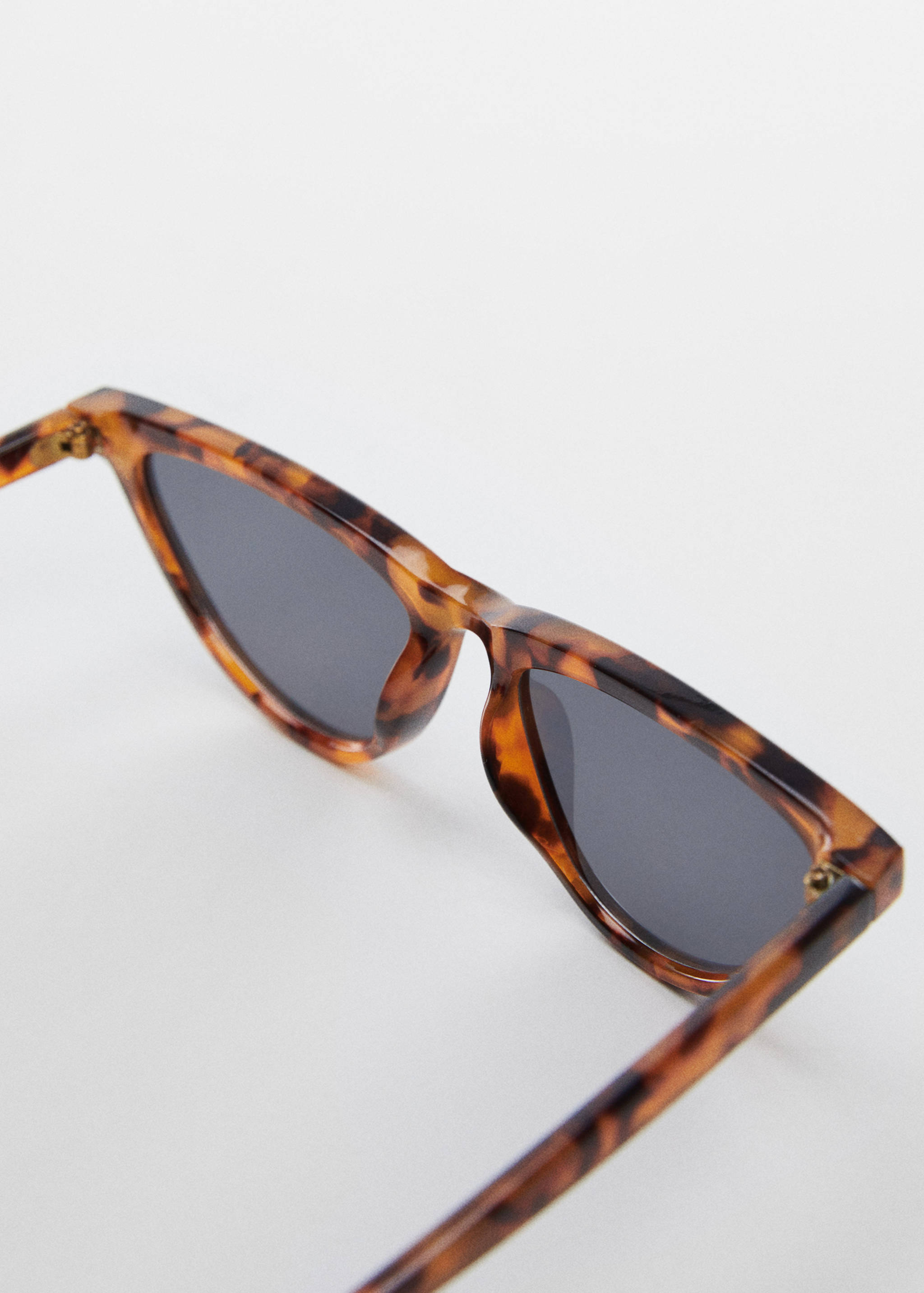 Retro sunglasses - Details of the article 1