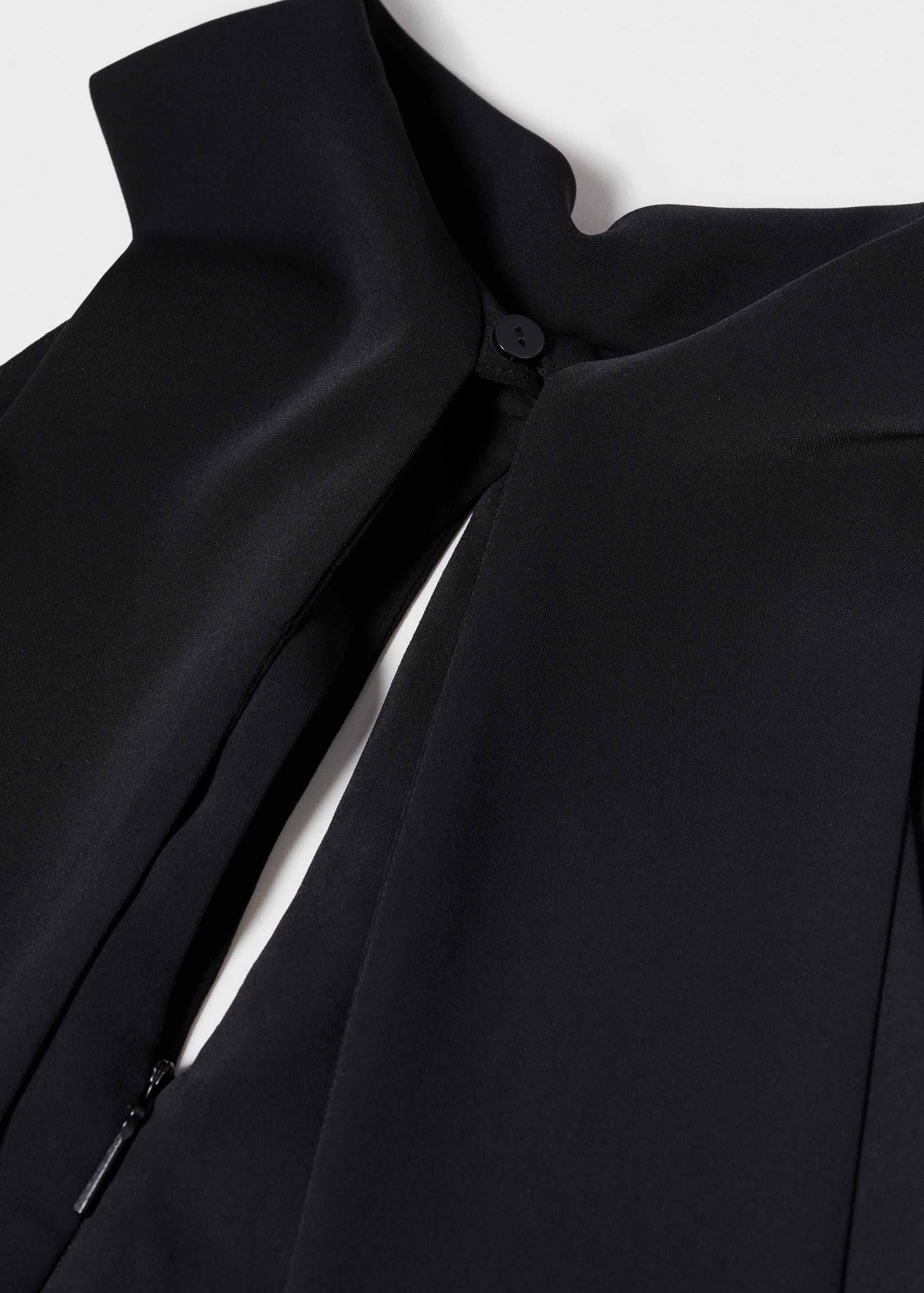 Halter-neck dress with bow - Details of the article 8