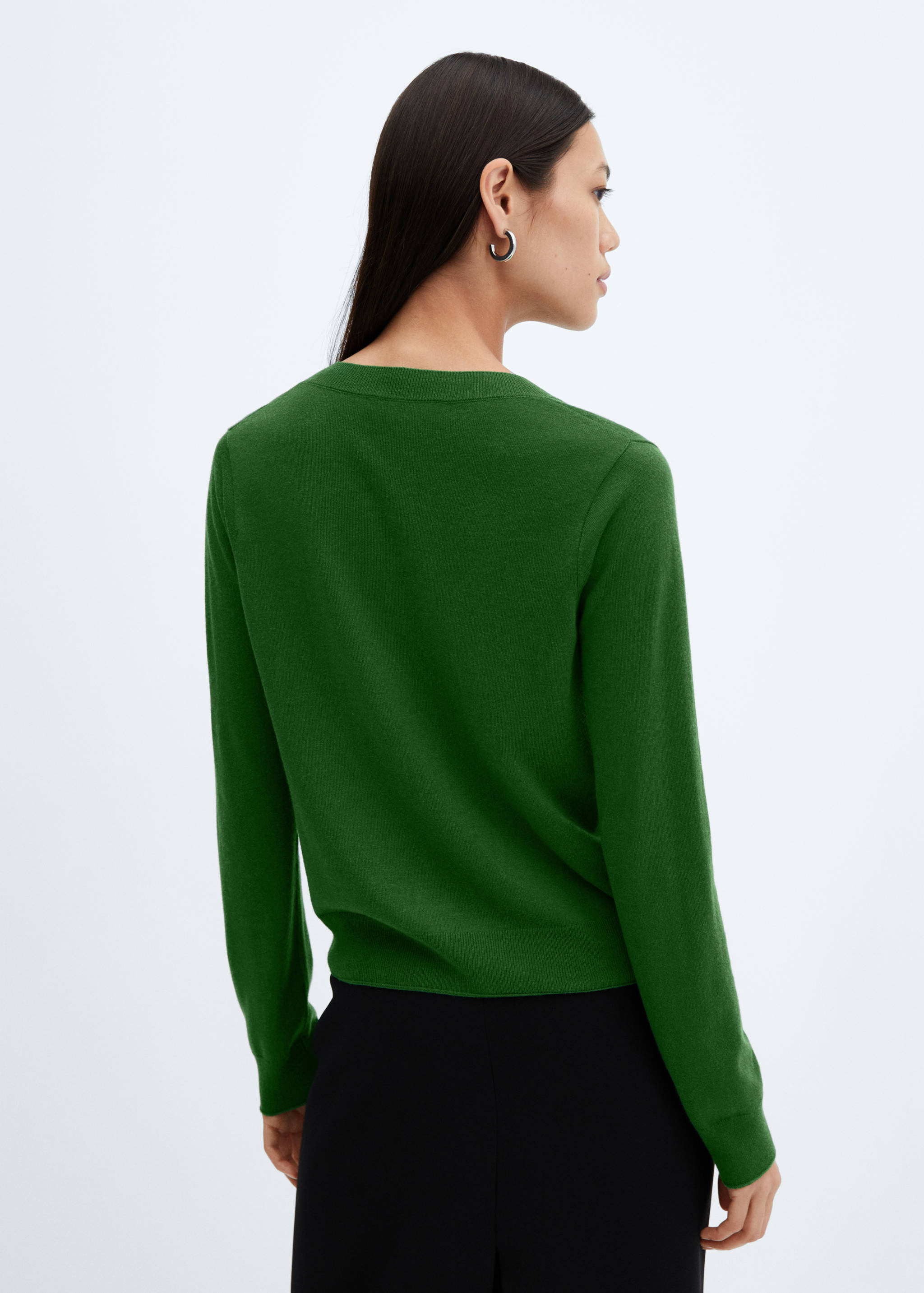 Fine-knit V-neck sweater - Reverse of the article