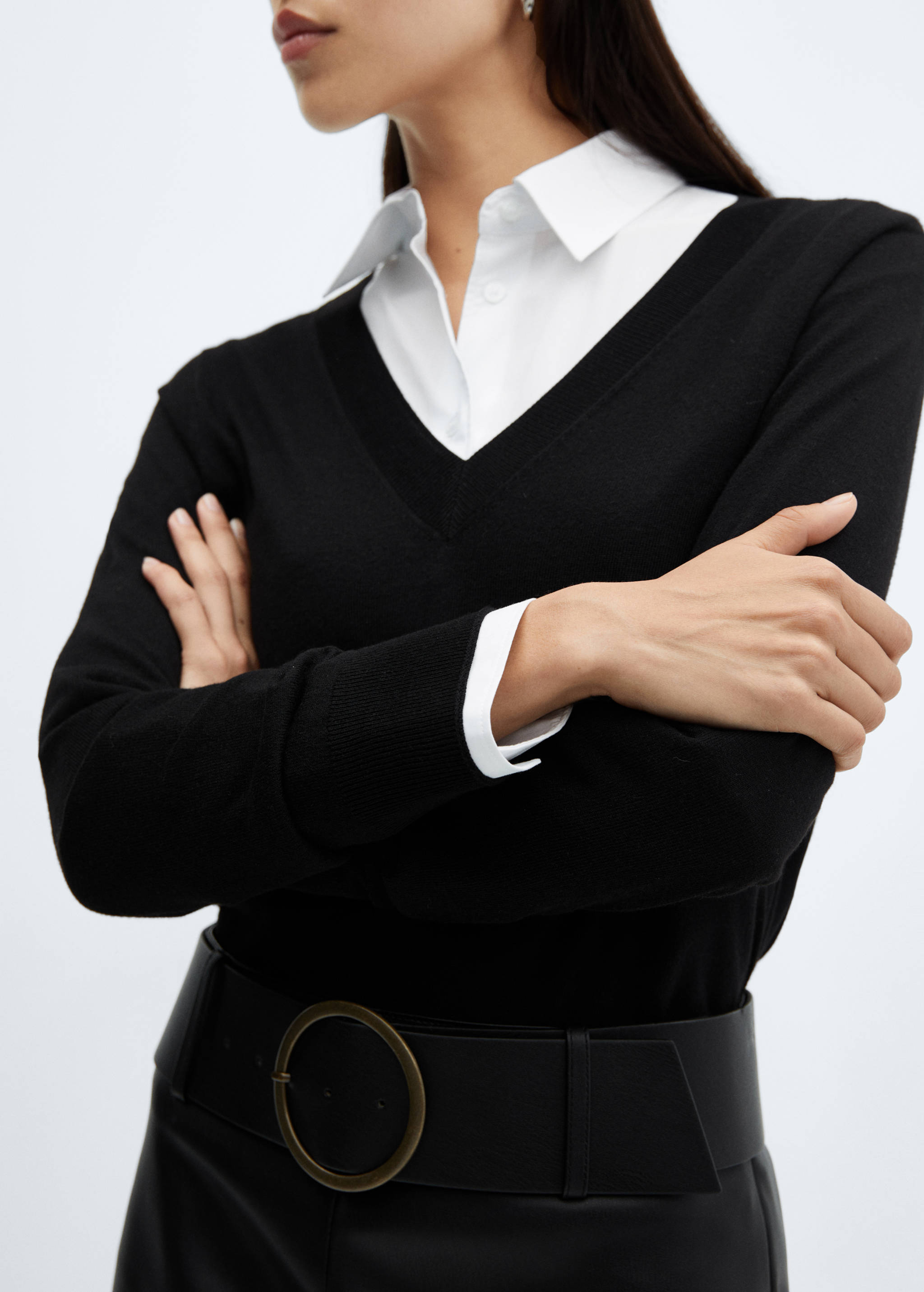 Fine-knit V-neck sweater - Details of the article 6