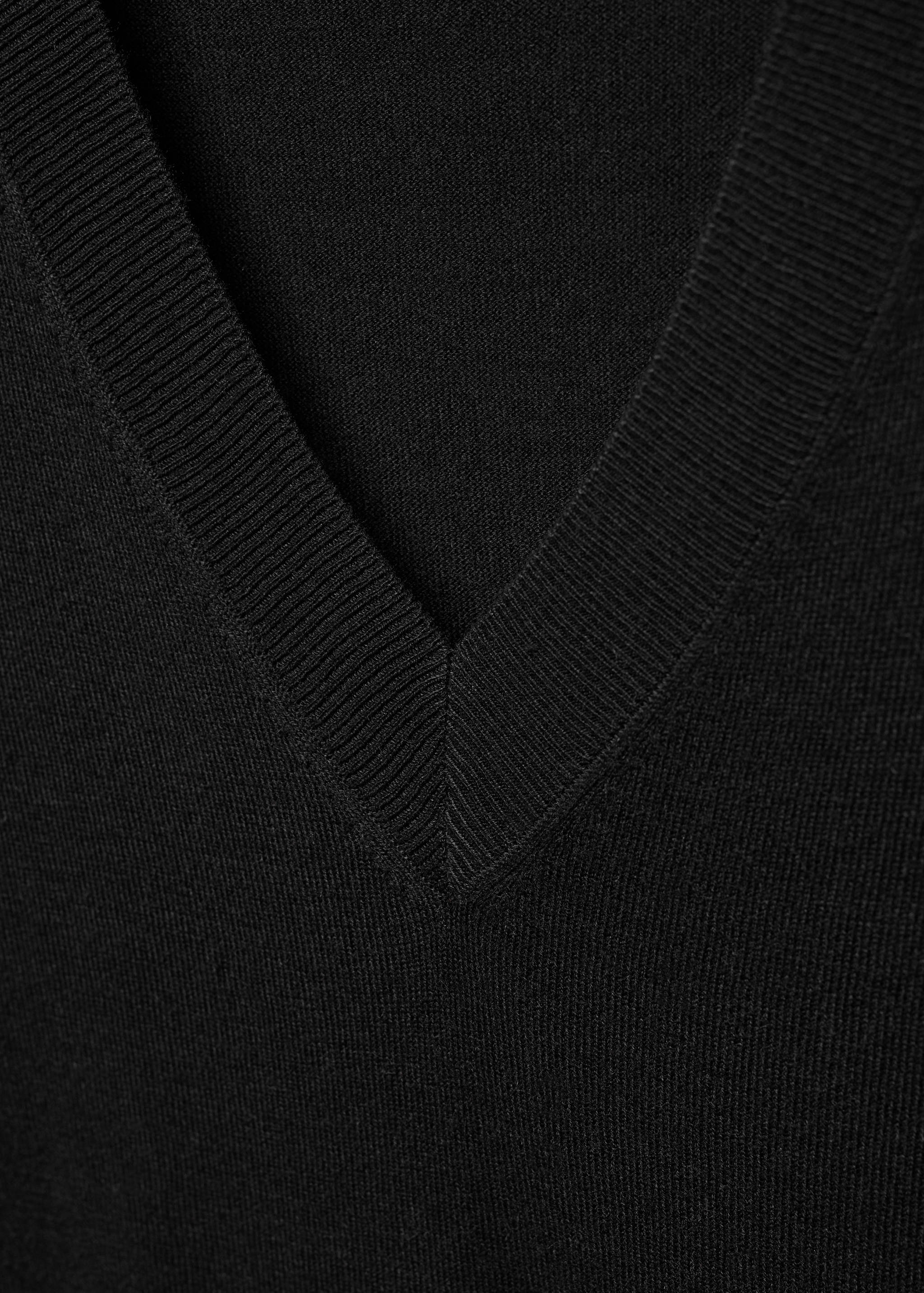 Fine-knit V-neck sweater - Details of the article 8