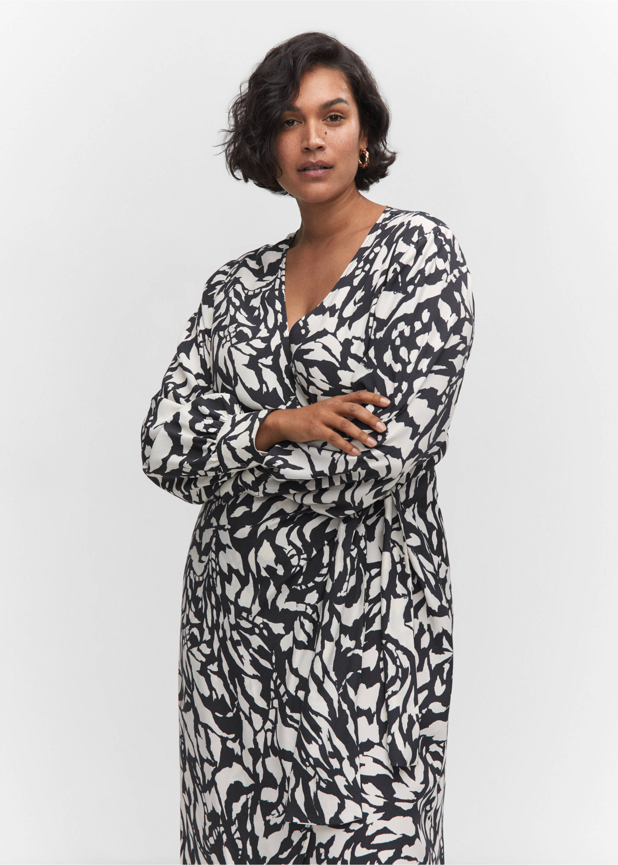 Print wrap dress - Details of the article 5, Black. Ref: 57064409-00.