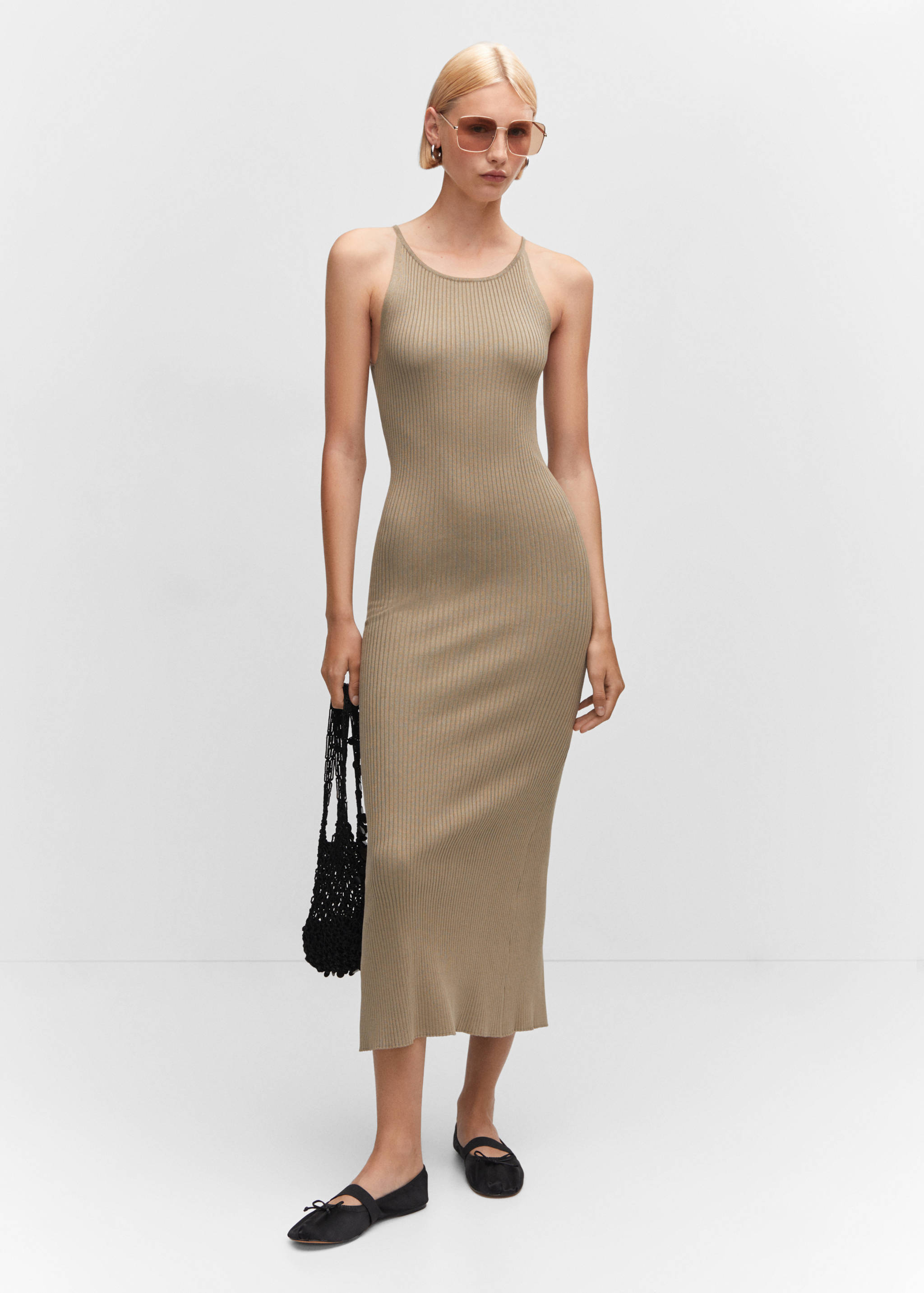 Ribbed knit dress with opening - General plane