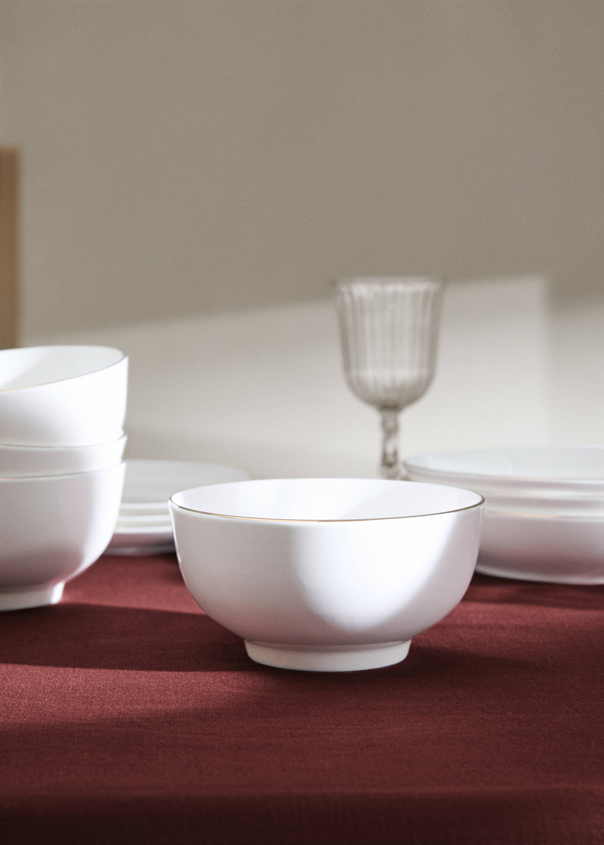 Taça bone china com risco na borda - Plano geral