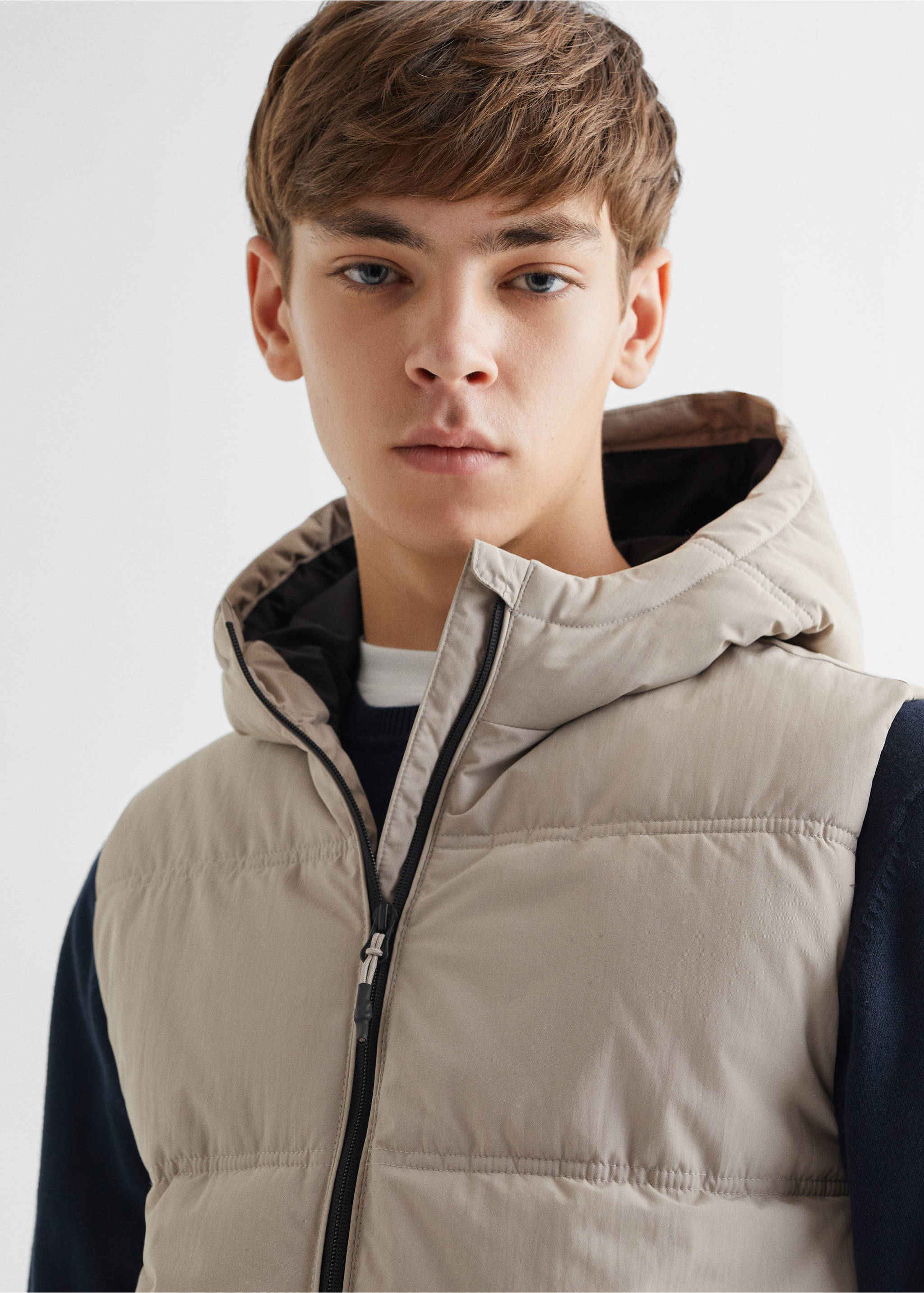 Chaleco acolchado - Detalle del artículo 1, Gris hielo. Ref: 57065133-00.