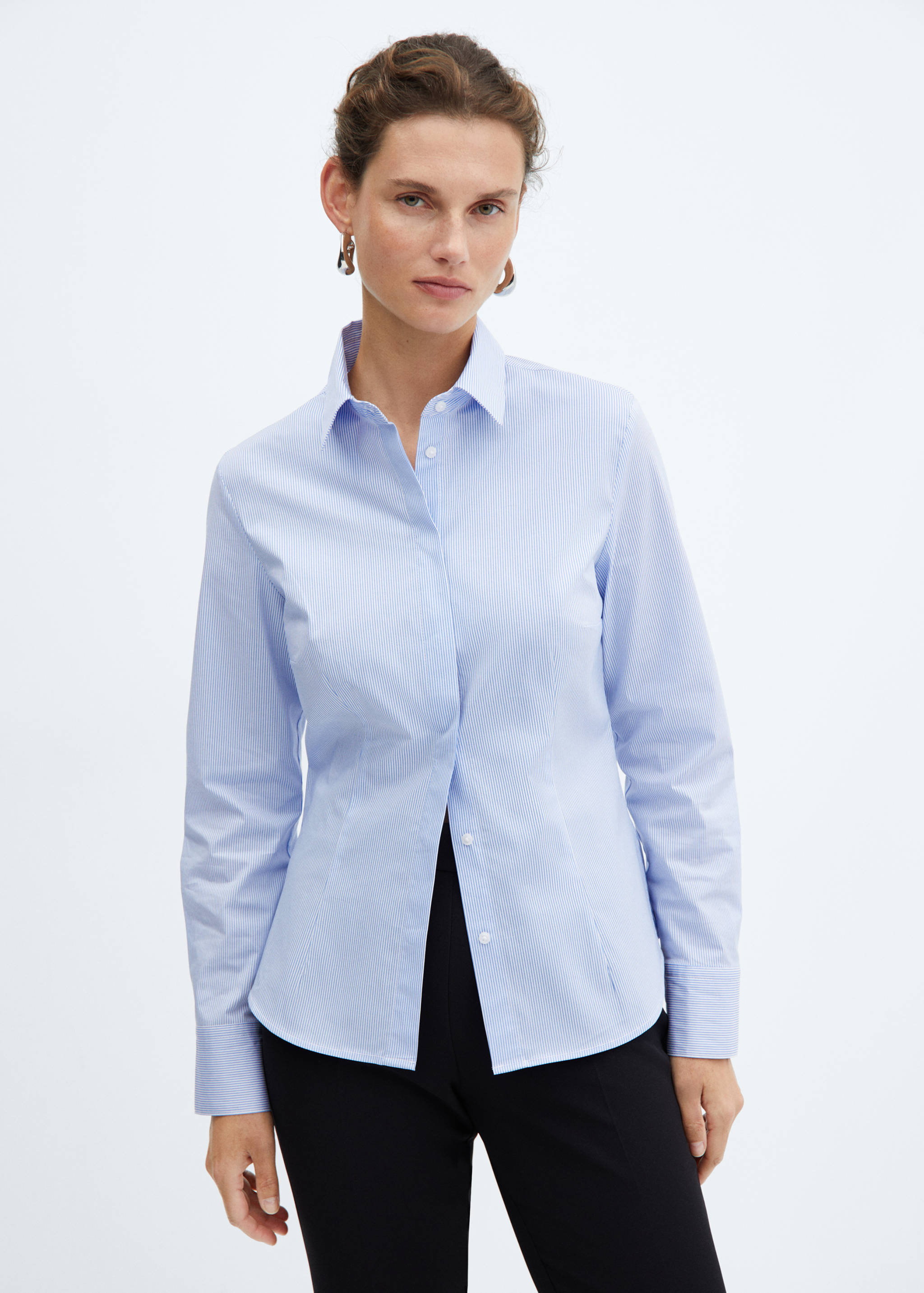 Приталенная рубашка из хлопка - Средний план