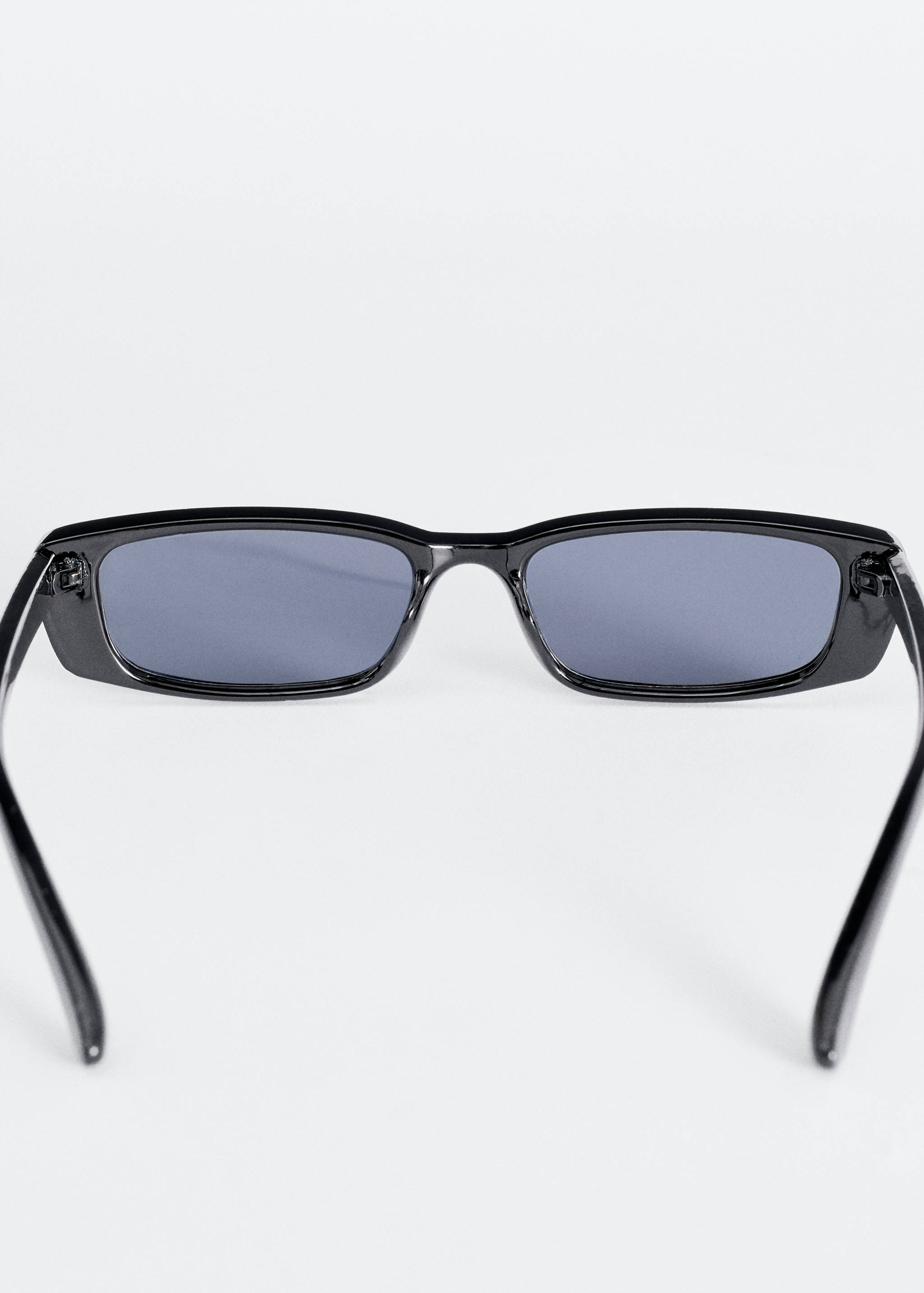 Солнцезащитные очки в стиле ретро - Деталь изделия 1